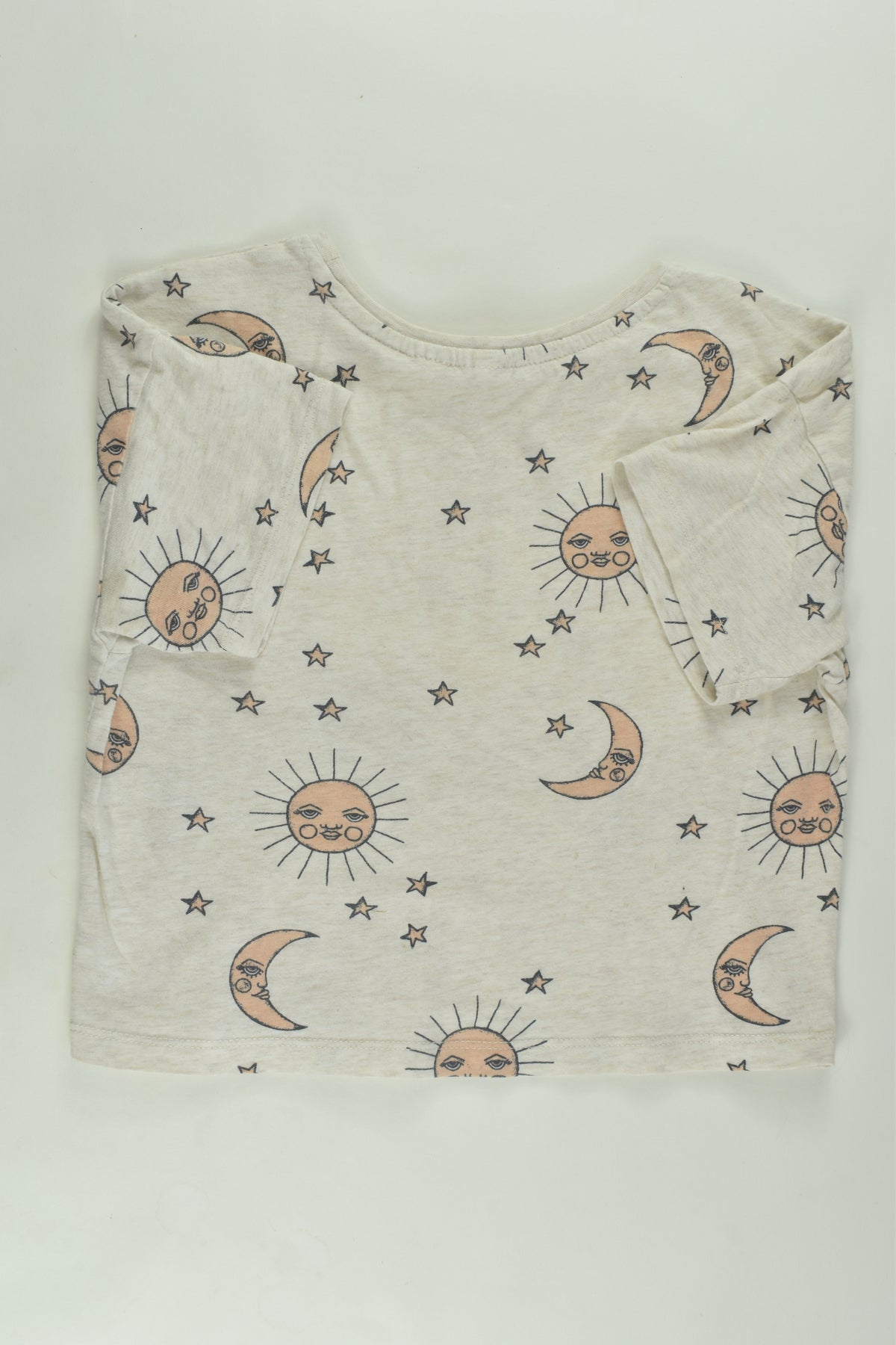 Brand Unknown Size approx 12 T-shirt
