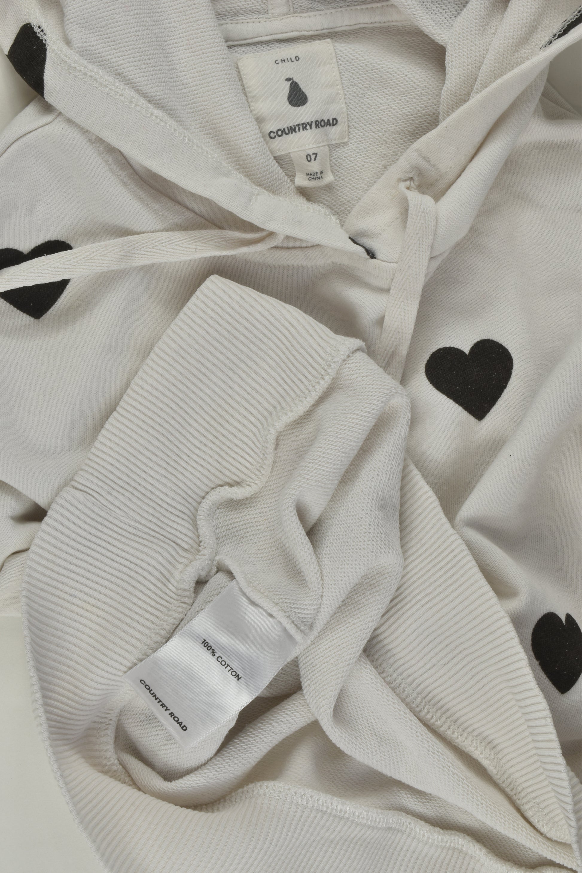 Country Road Size 7 Love Heart Jumprt