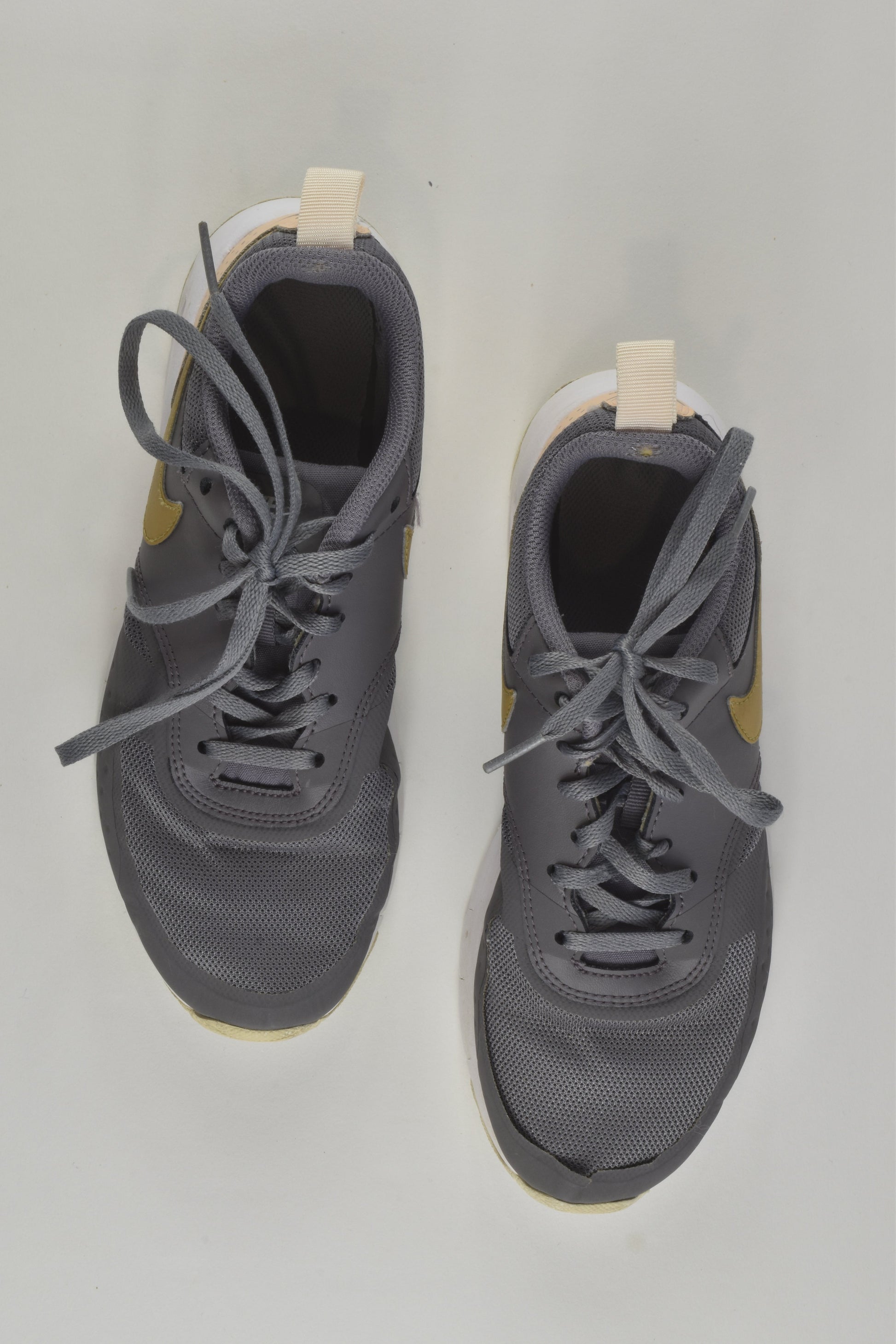 Nike Air Size UK 4 Shoes