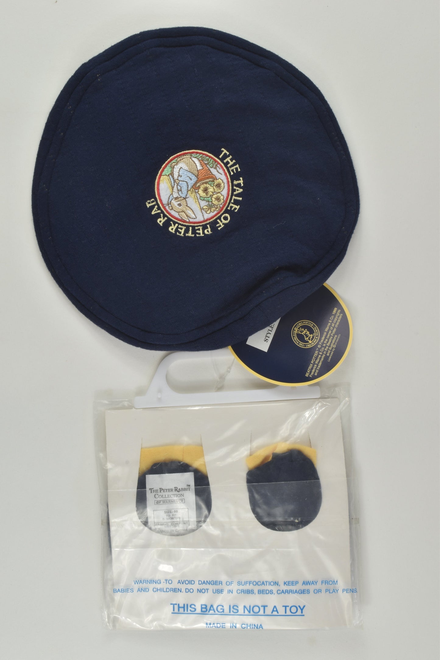 Peter Rabbit Vintage Size 48-51 cm Hat and Size 6 months Slippers