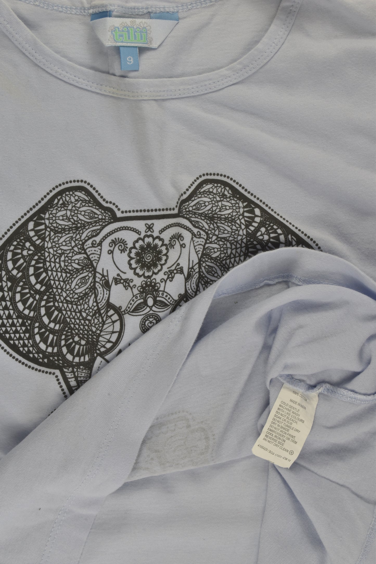 Tilii Size 9 Elephant T-shirt
