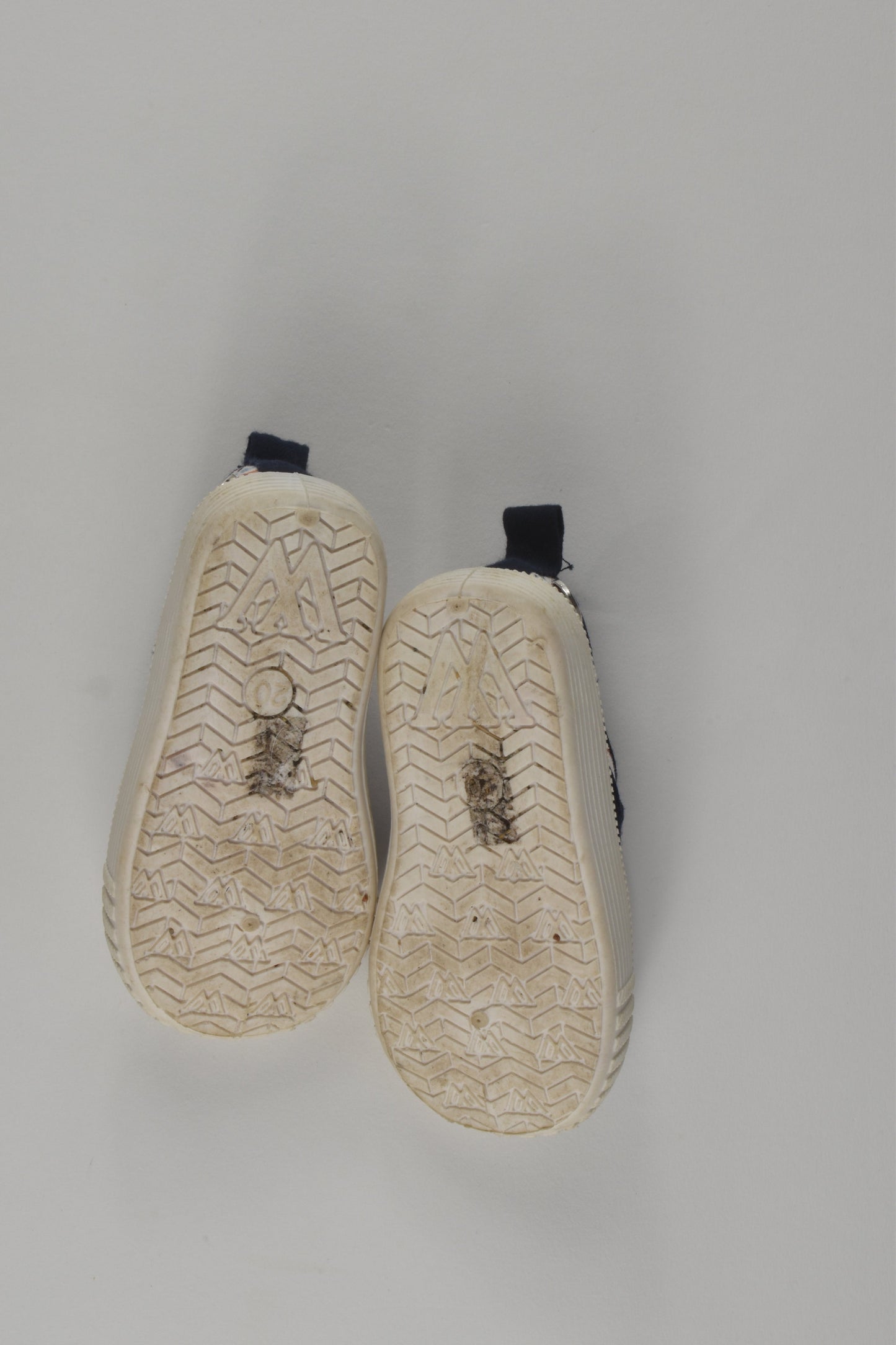 Walnut Melbourne Size EUR 20 Shoes