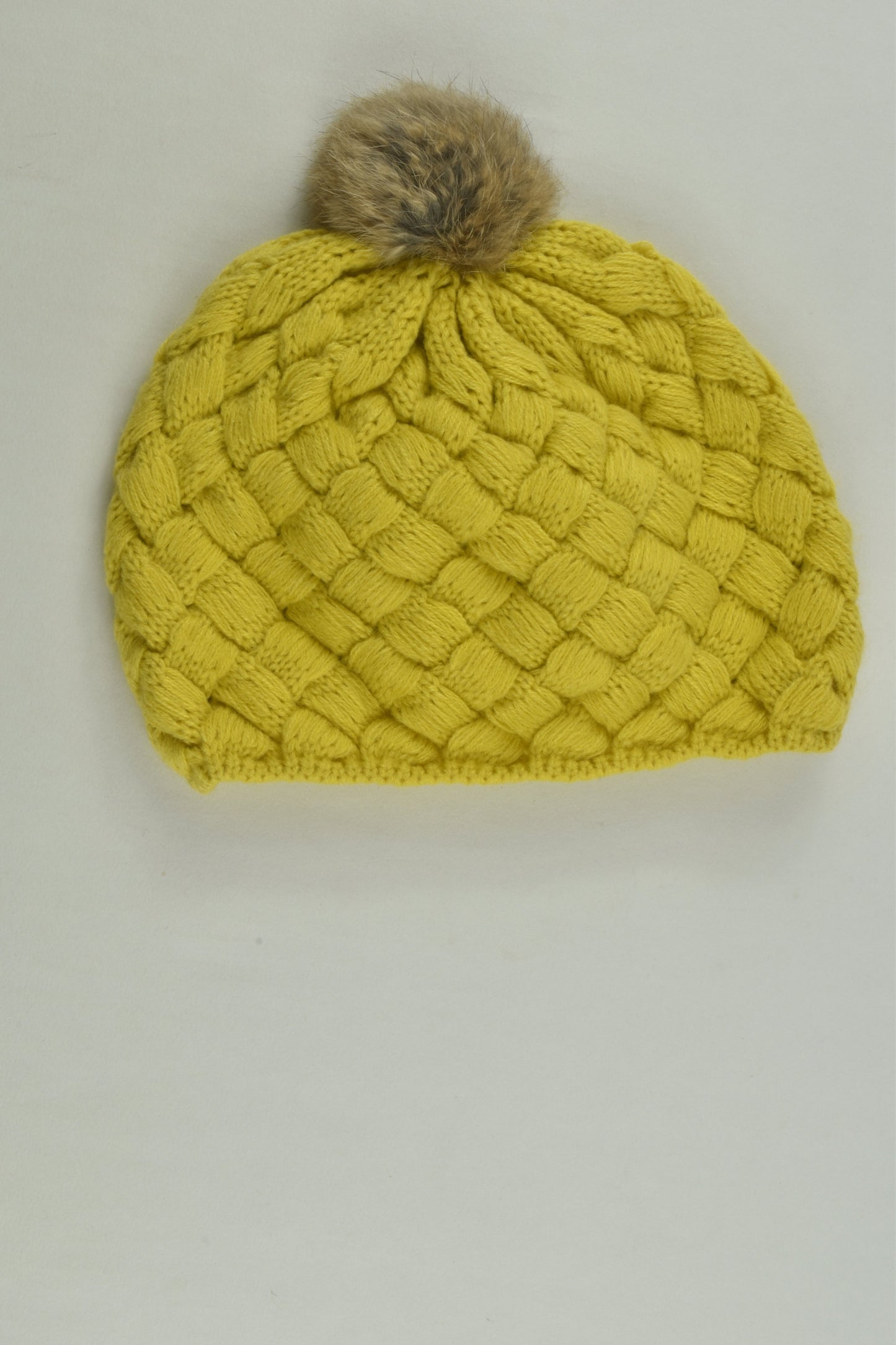Brand Unknown Size approx 3-6 Knit Beanie