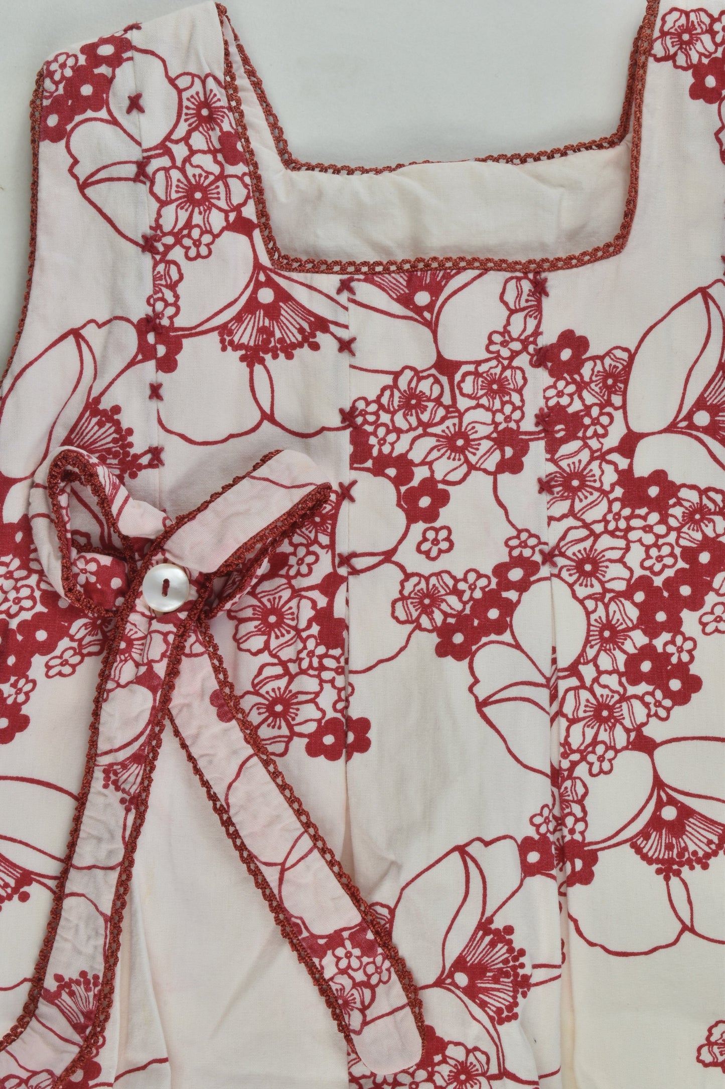 Brand Unknown Size approx 3 Lined Floral Dress