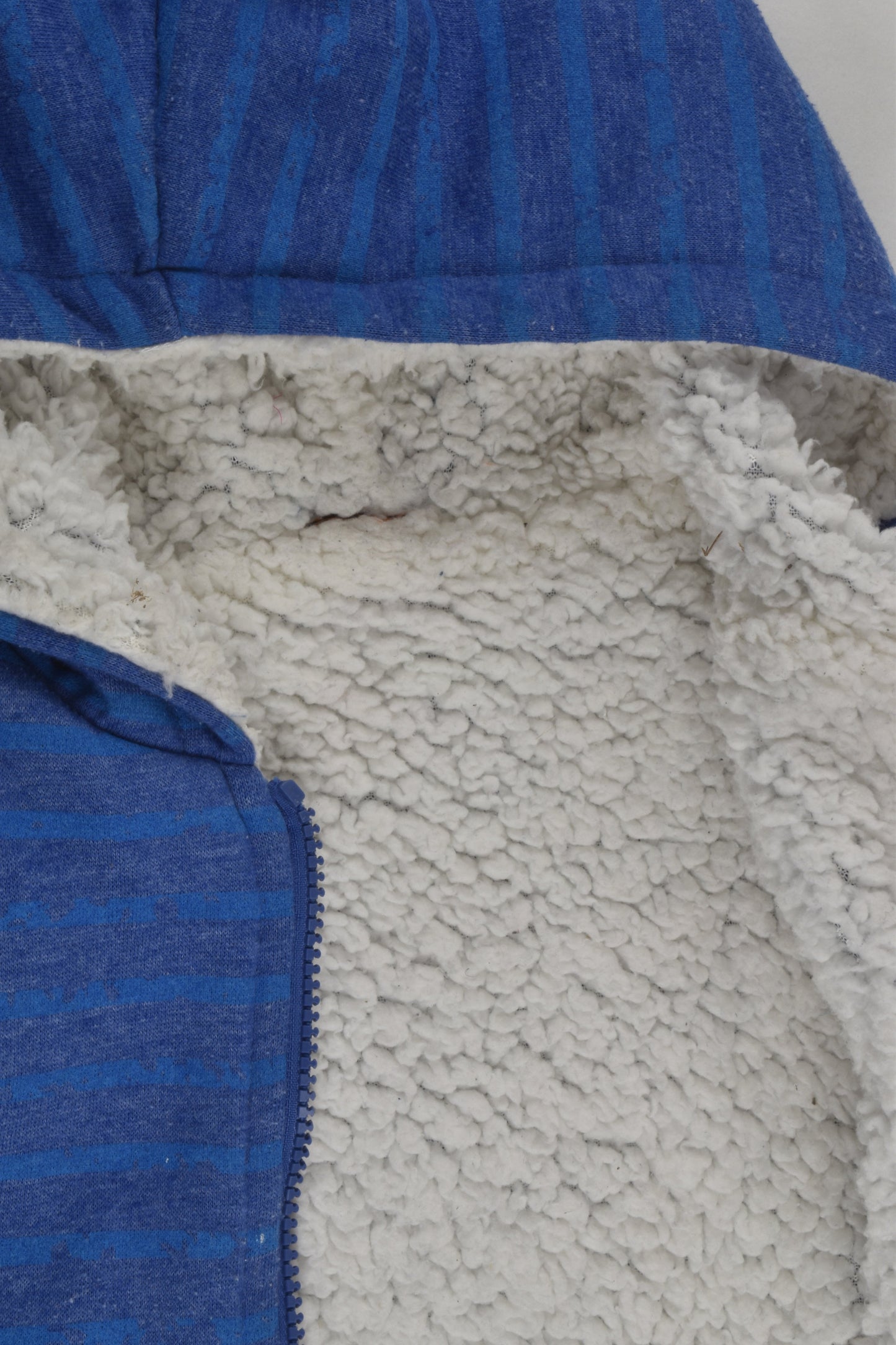 Brand Unknown Size approx 6 Jumper