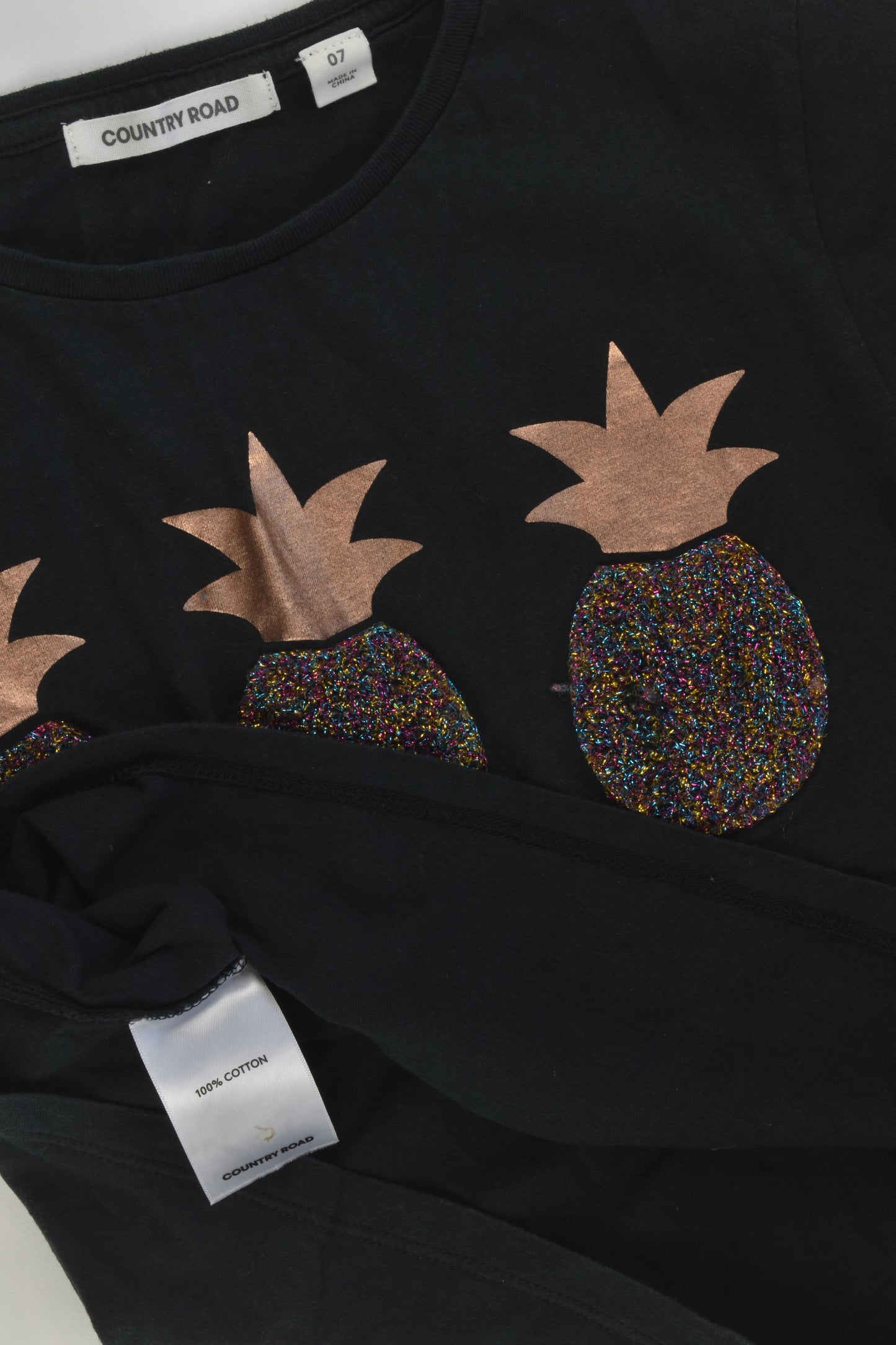 Country Road Size 7 Pineapples T-shirt