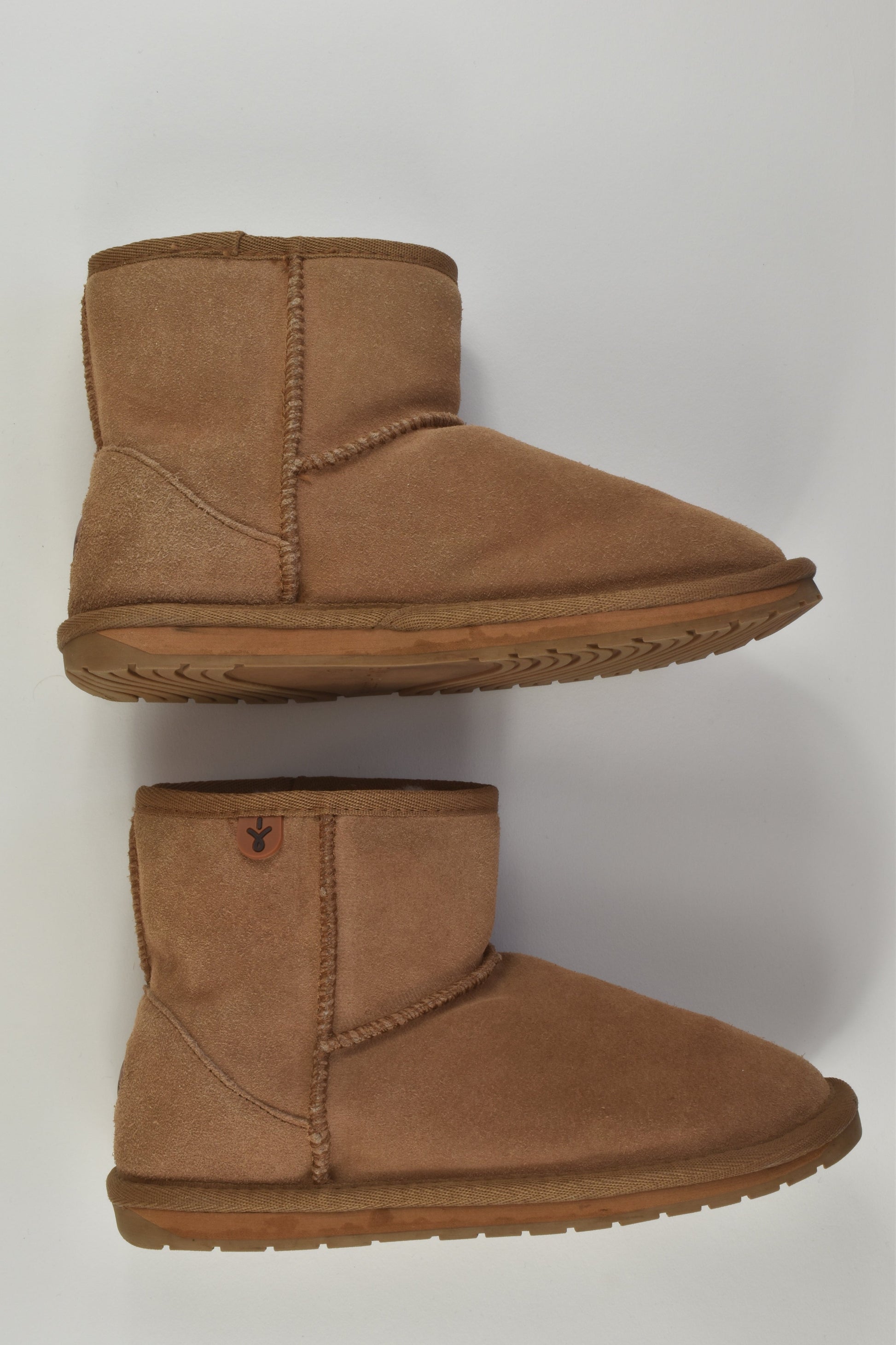EMu Australia Size UK 1 Wallaby Mini UGG Boots