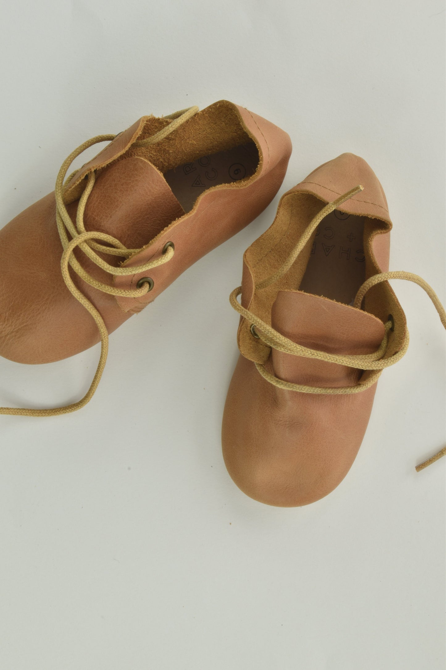 NEW Char and CO Size 9 Leather Shoes