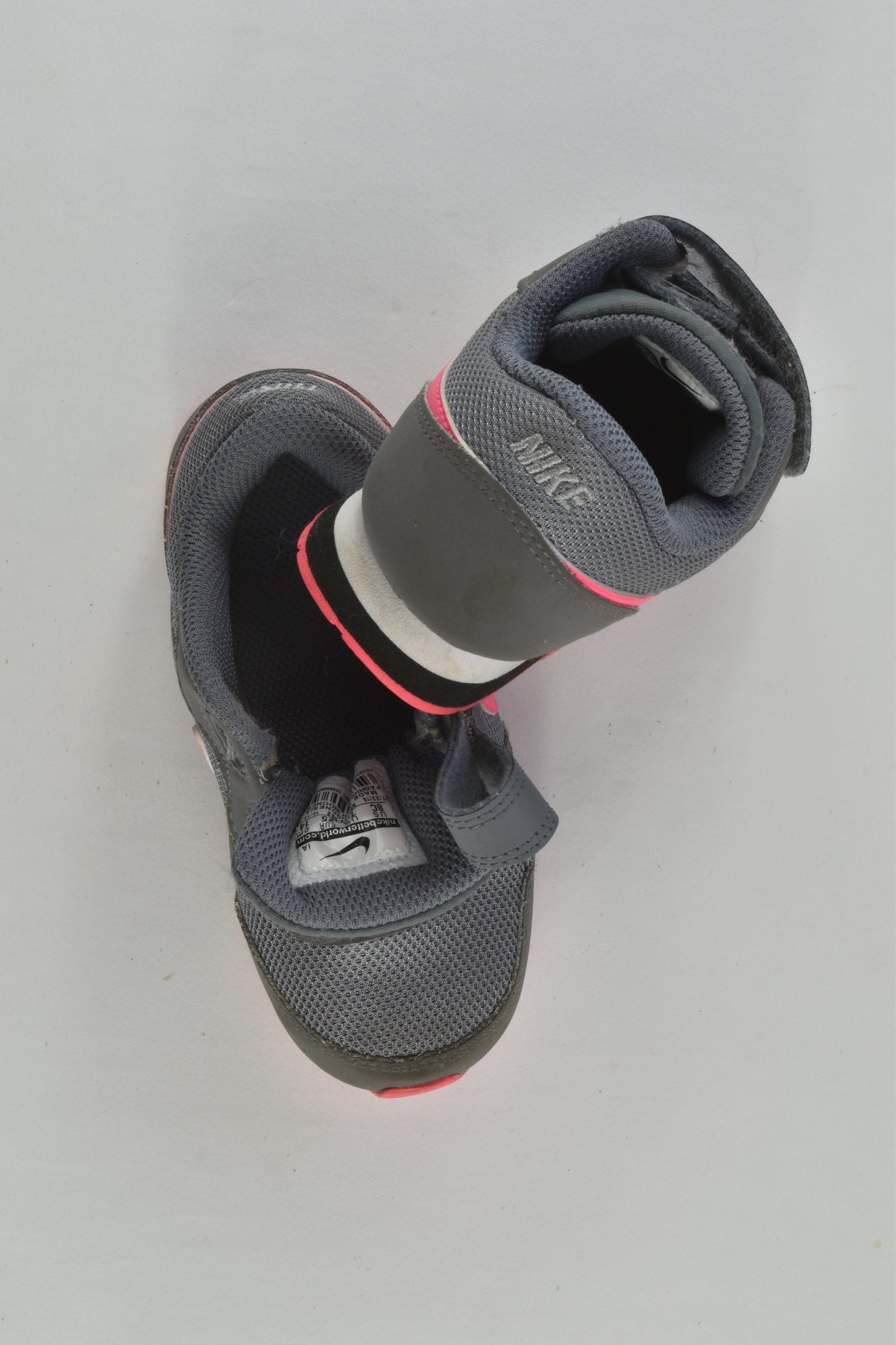 Nike Size UK 7.5 MD Runner 2 Shoes