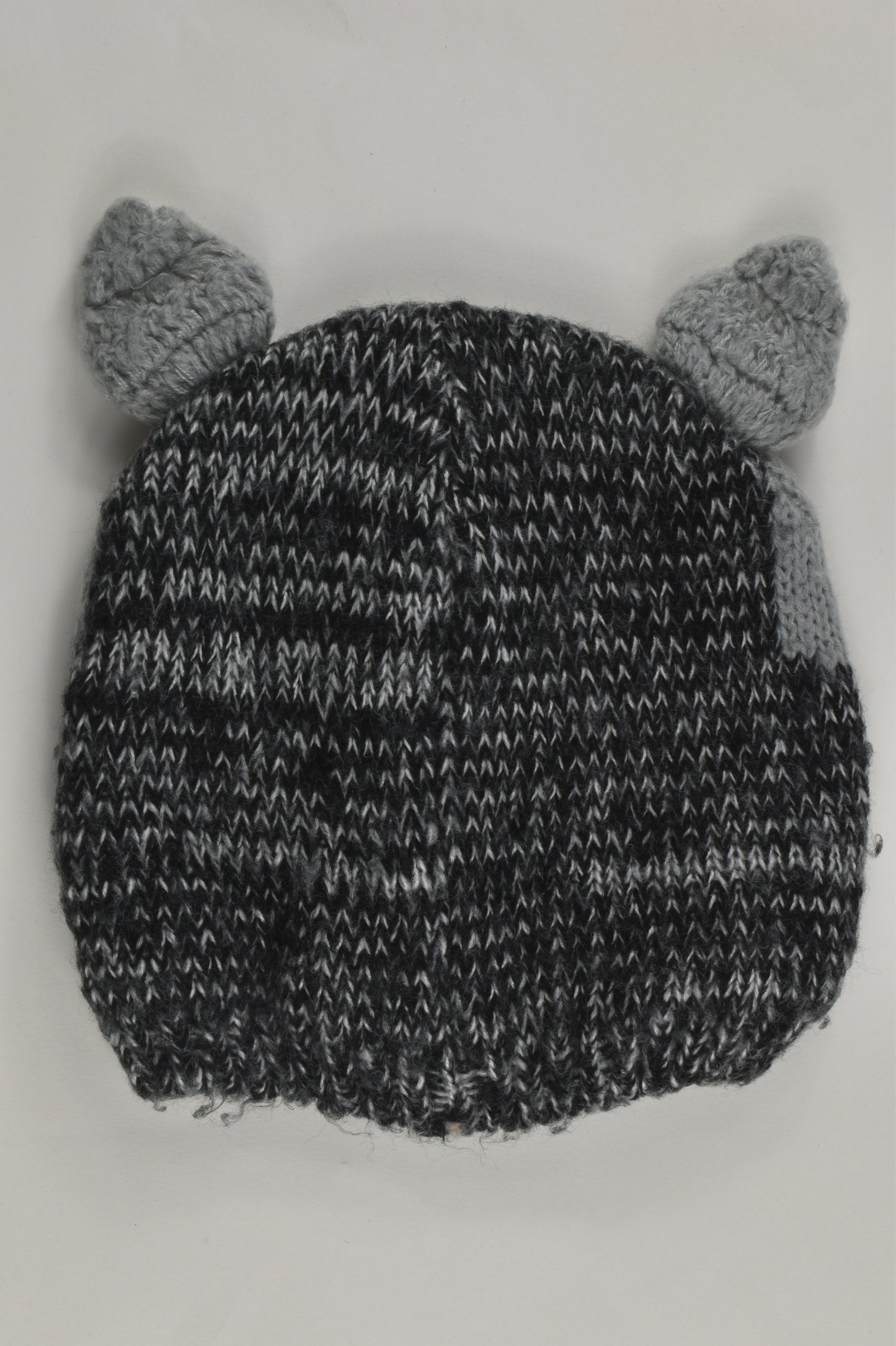 Pavement Size approx 4-6 Beanie