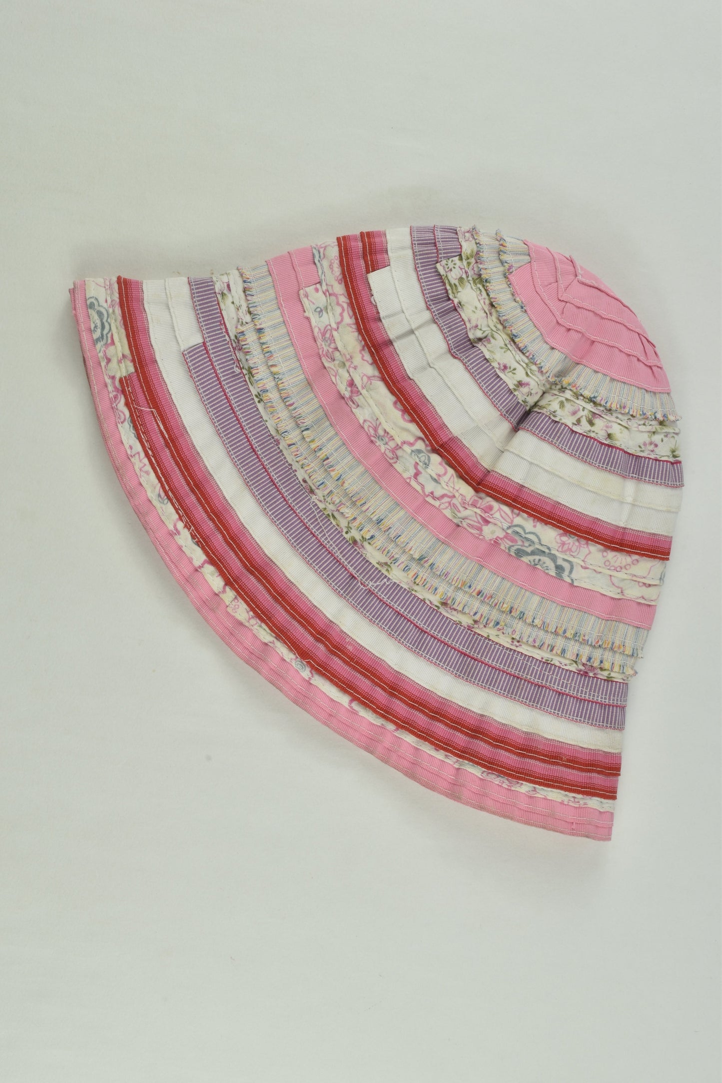 Resort Size approx 2-4 Hat