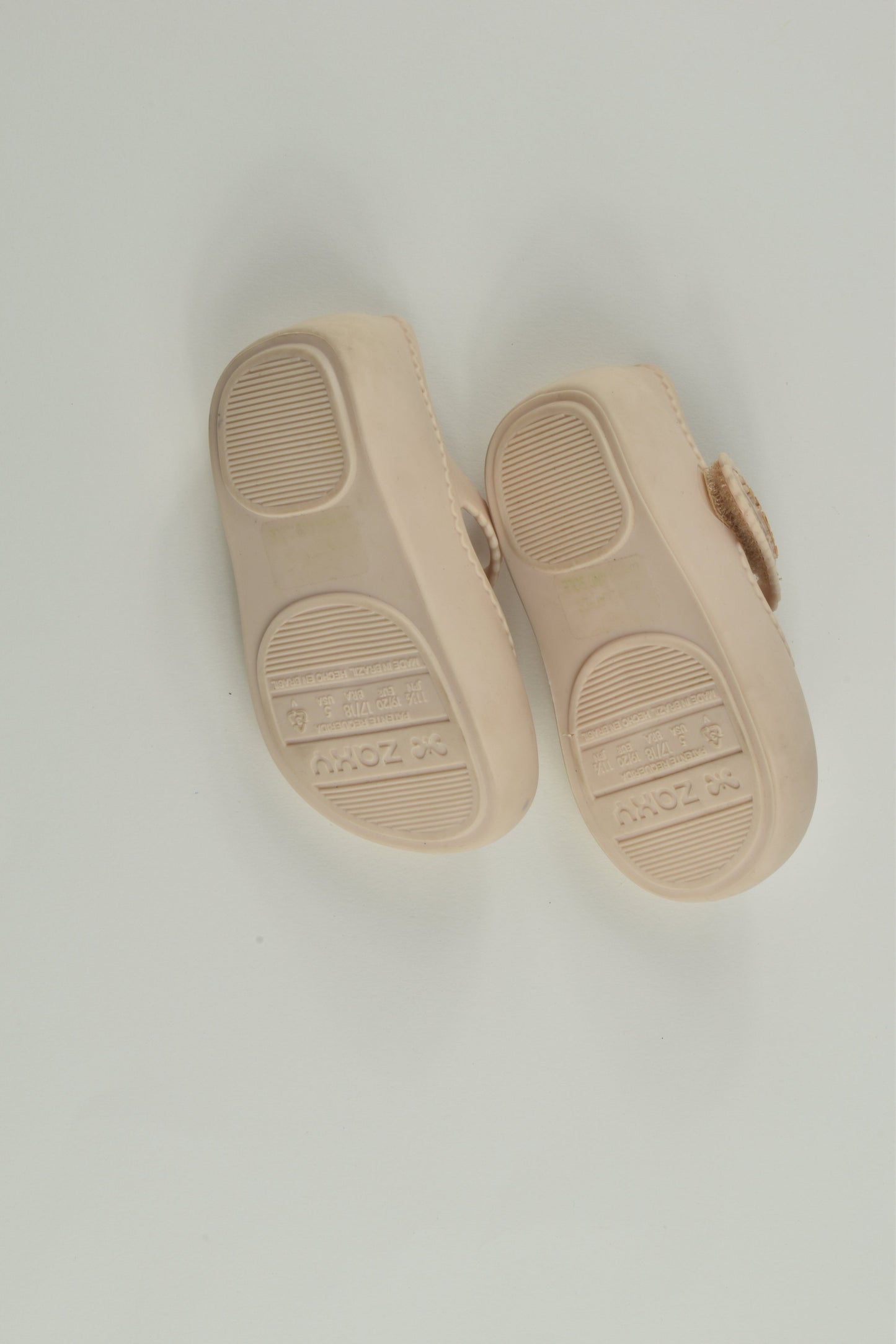 Xazy Size US 5 Rubber Shoes