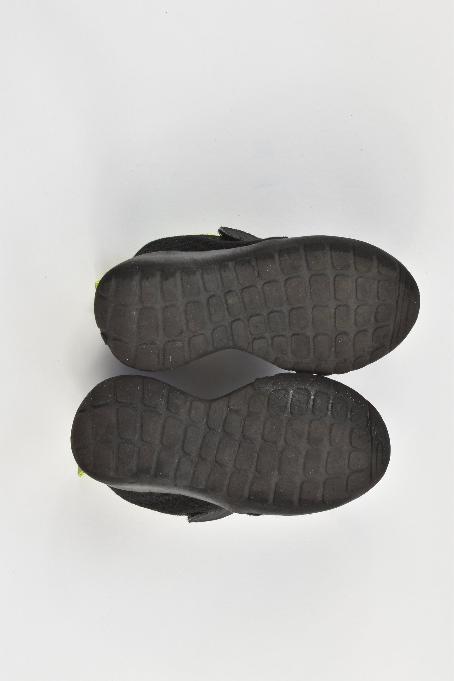 B Athletic Size 7 Sneakers