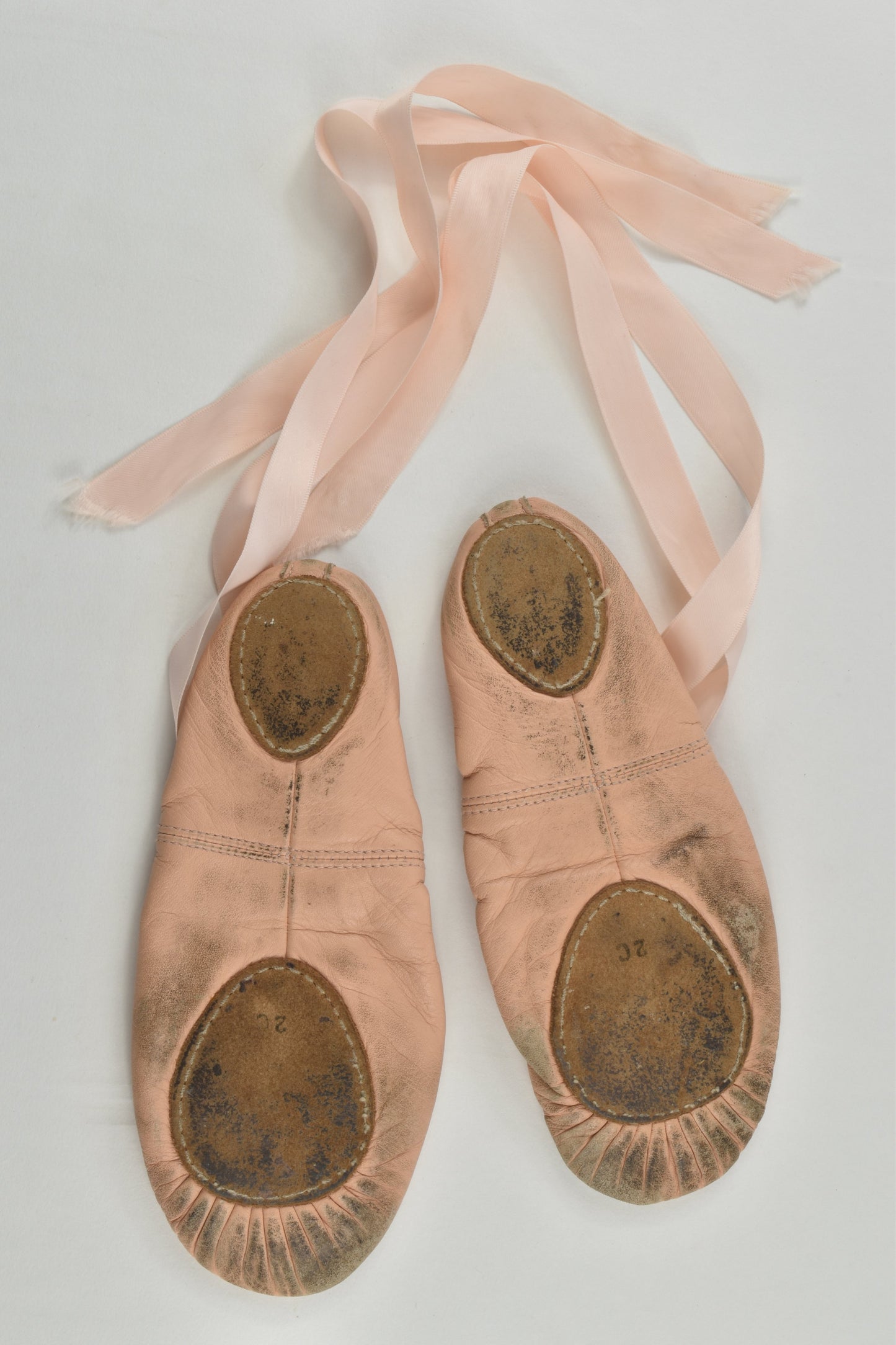 Brand Unknown Size 2C Leather Ballet Slippers