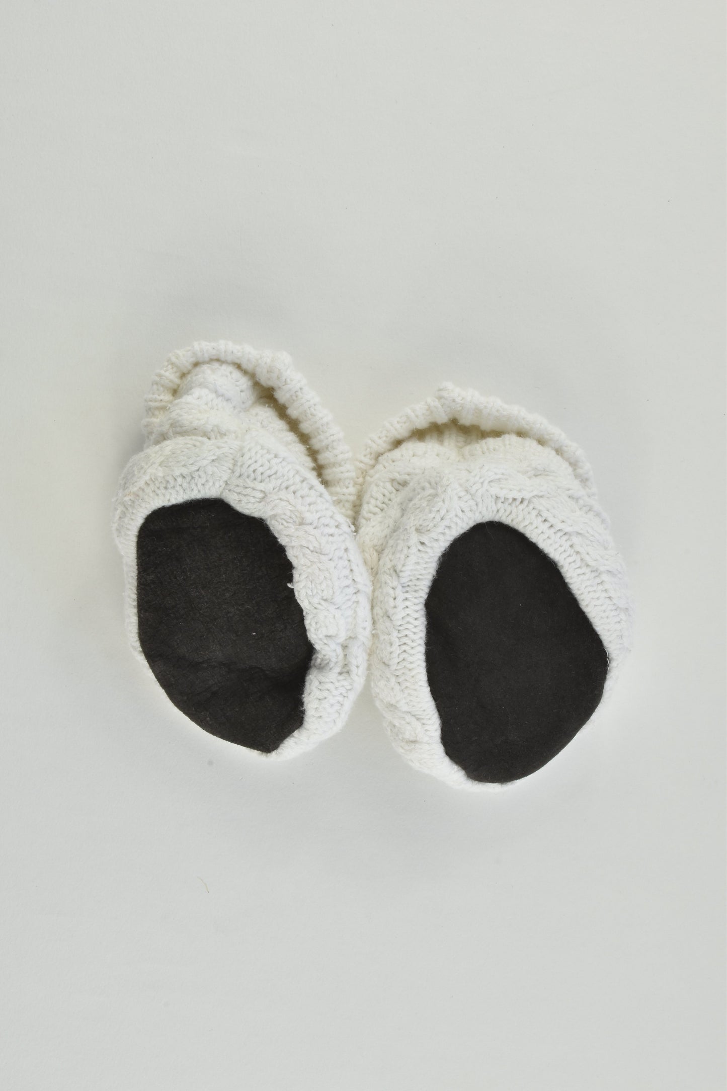 Brand Unknown Size approx 00 Knitted Slippers