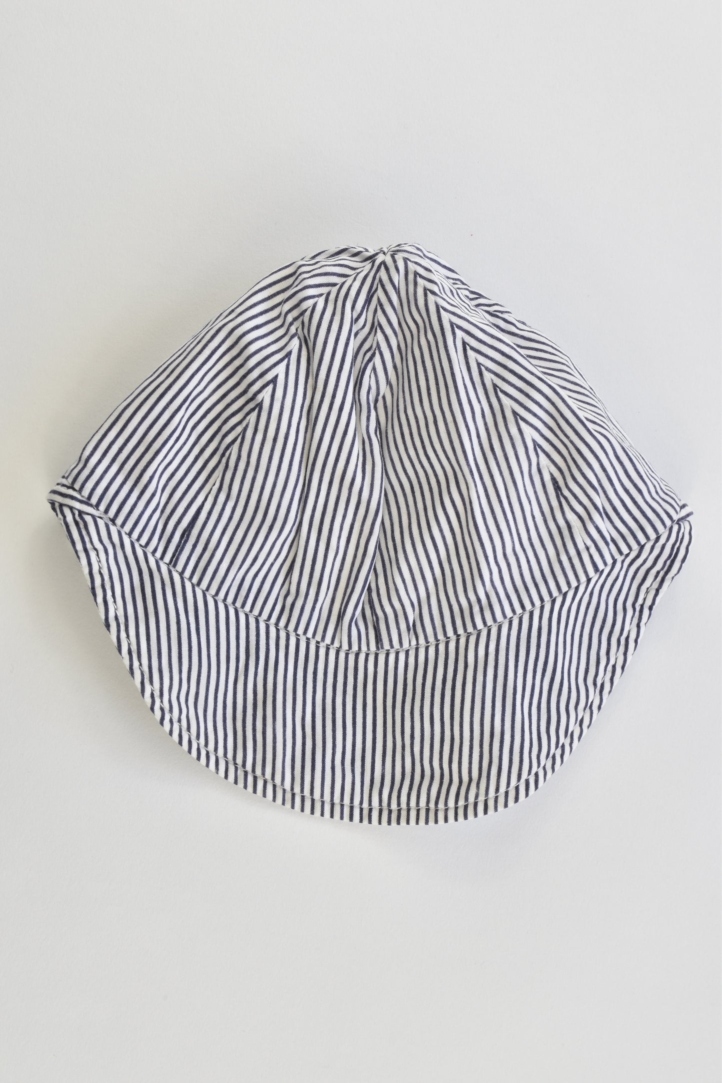 Brand Unknown Size approx up to 1 year Cap