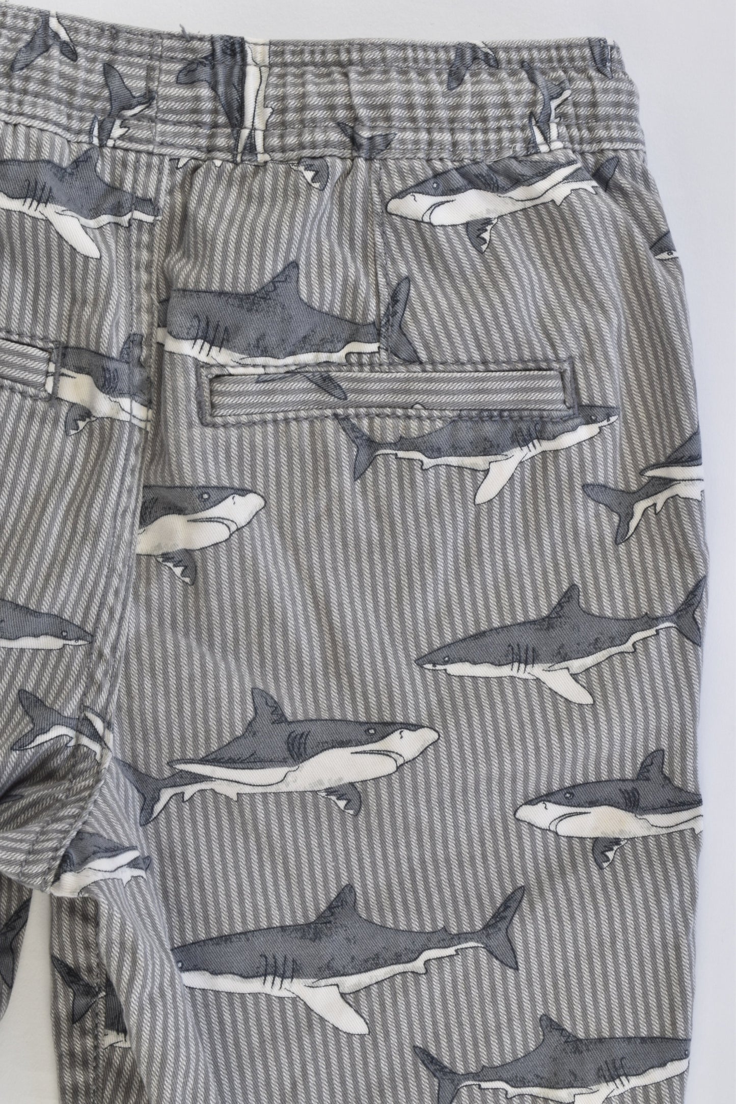 Gap Kids Size 6-7 (120 cm) Sharks Shorts