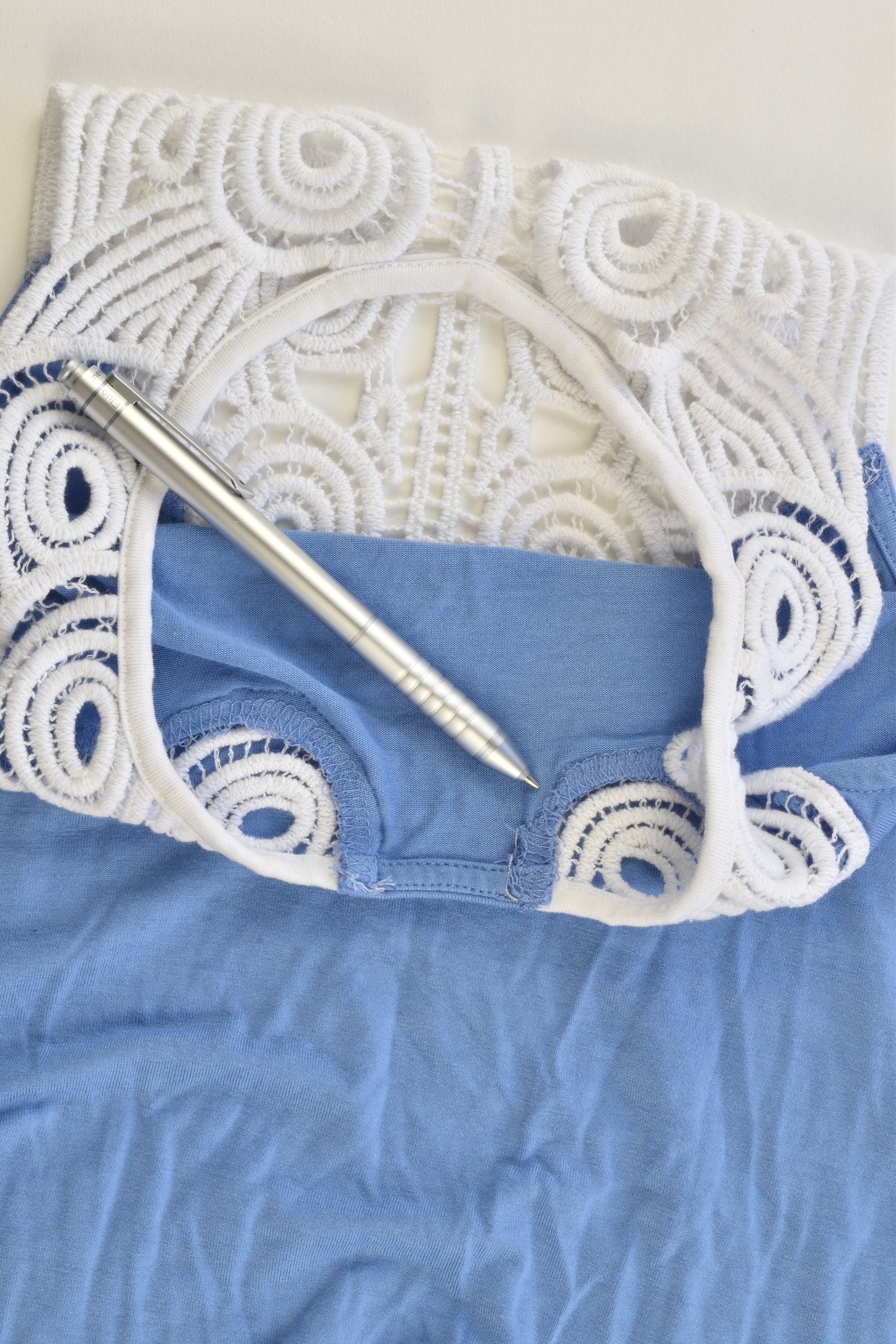 Gum (Pavement) Size 8 Blouse with Lace Details