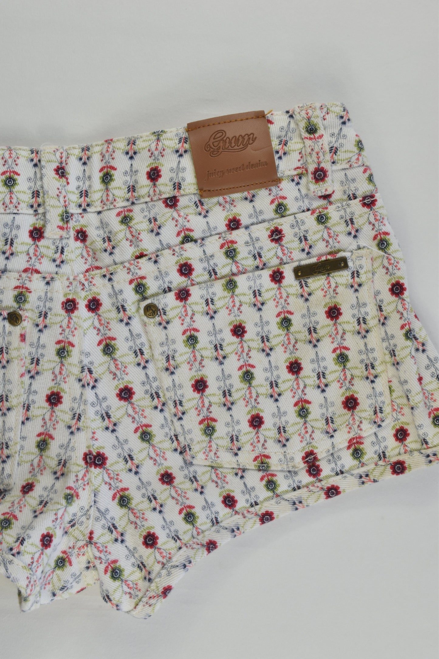 Gum Size 8 Stretchy Floral Shorts