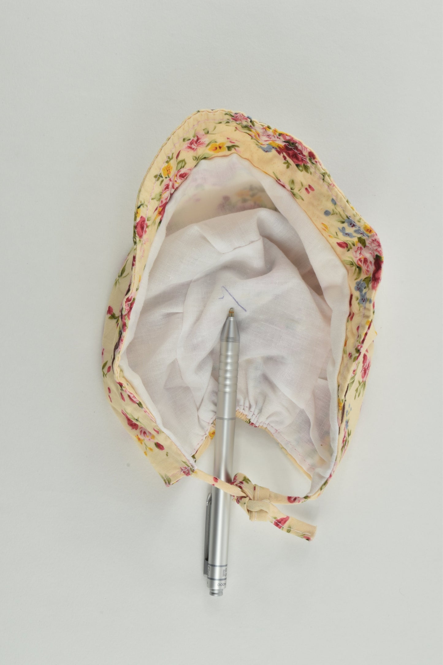 Handmade (?) Size approx 0-6 months Floral Hat