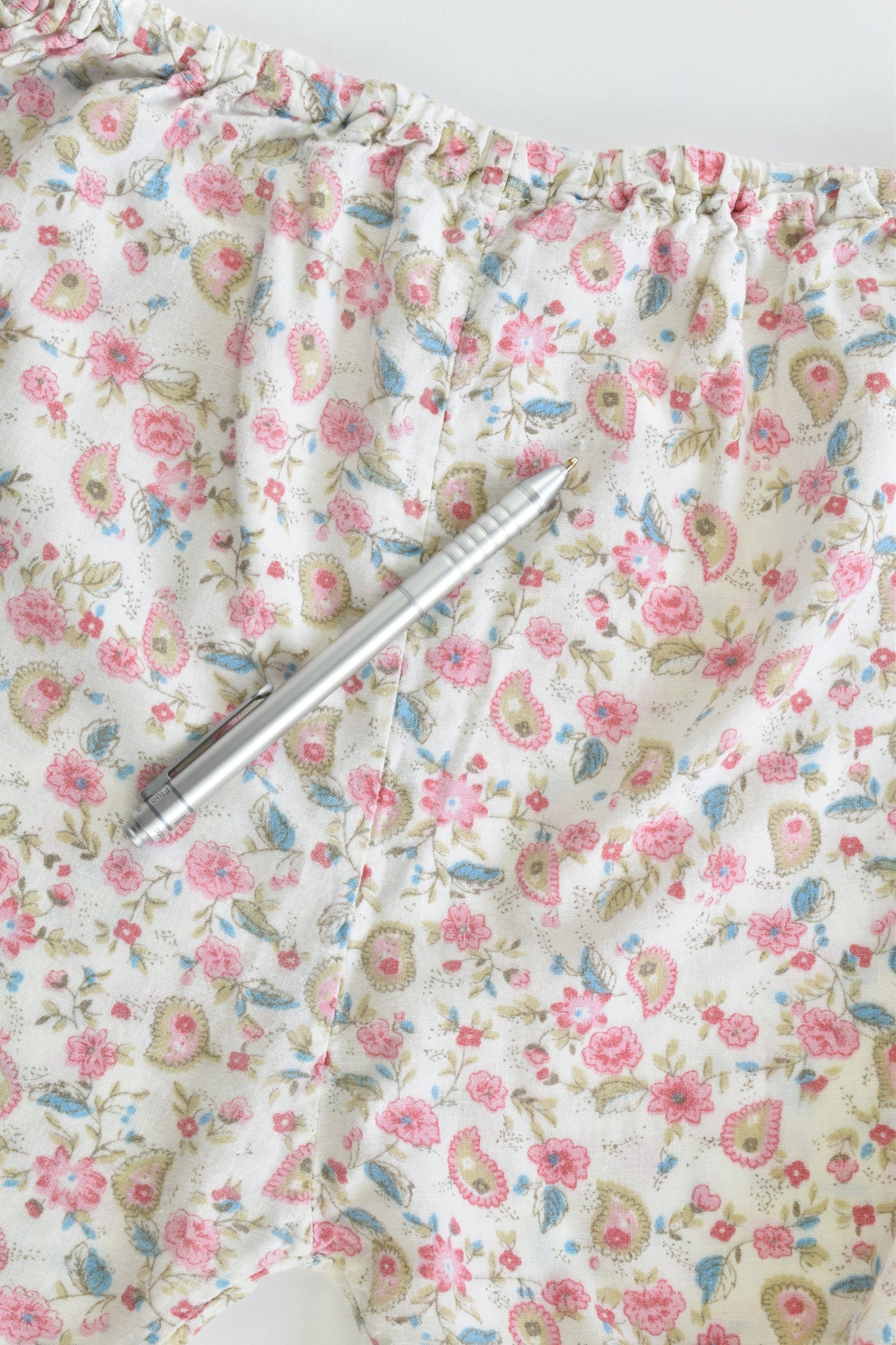 Handmade (?) Size approx 5-7 Floral Lightweight Pants