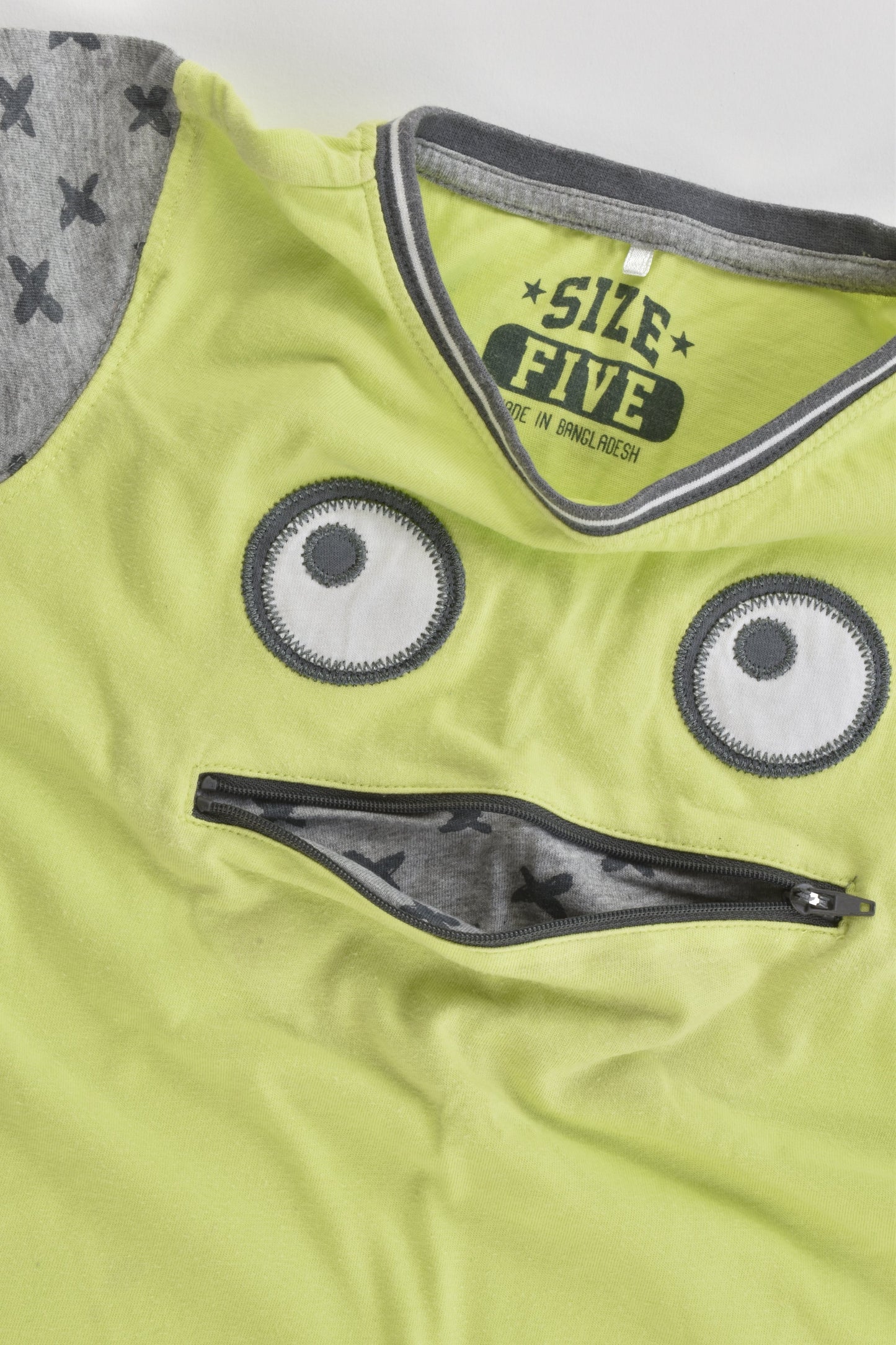 H&T Size 5 Face T-shirt