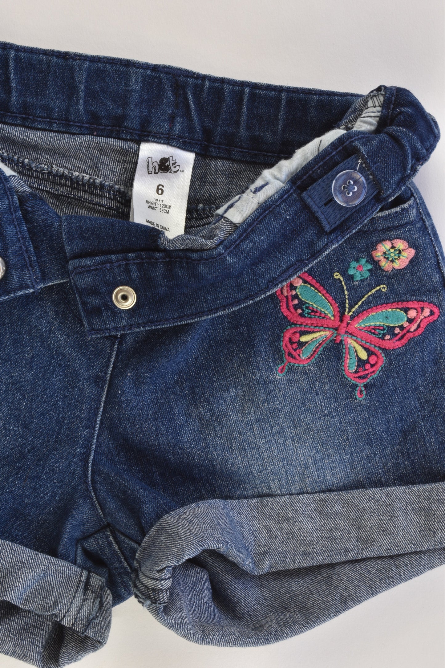 H&T Size 6 Soft and Stretchy Denim Shorts