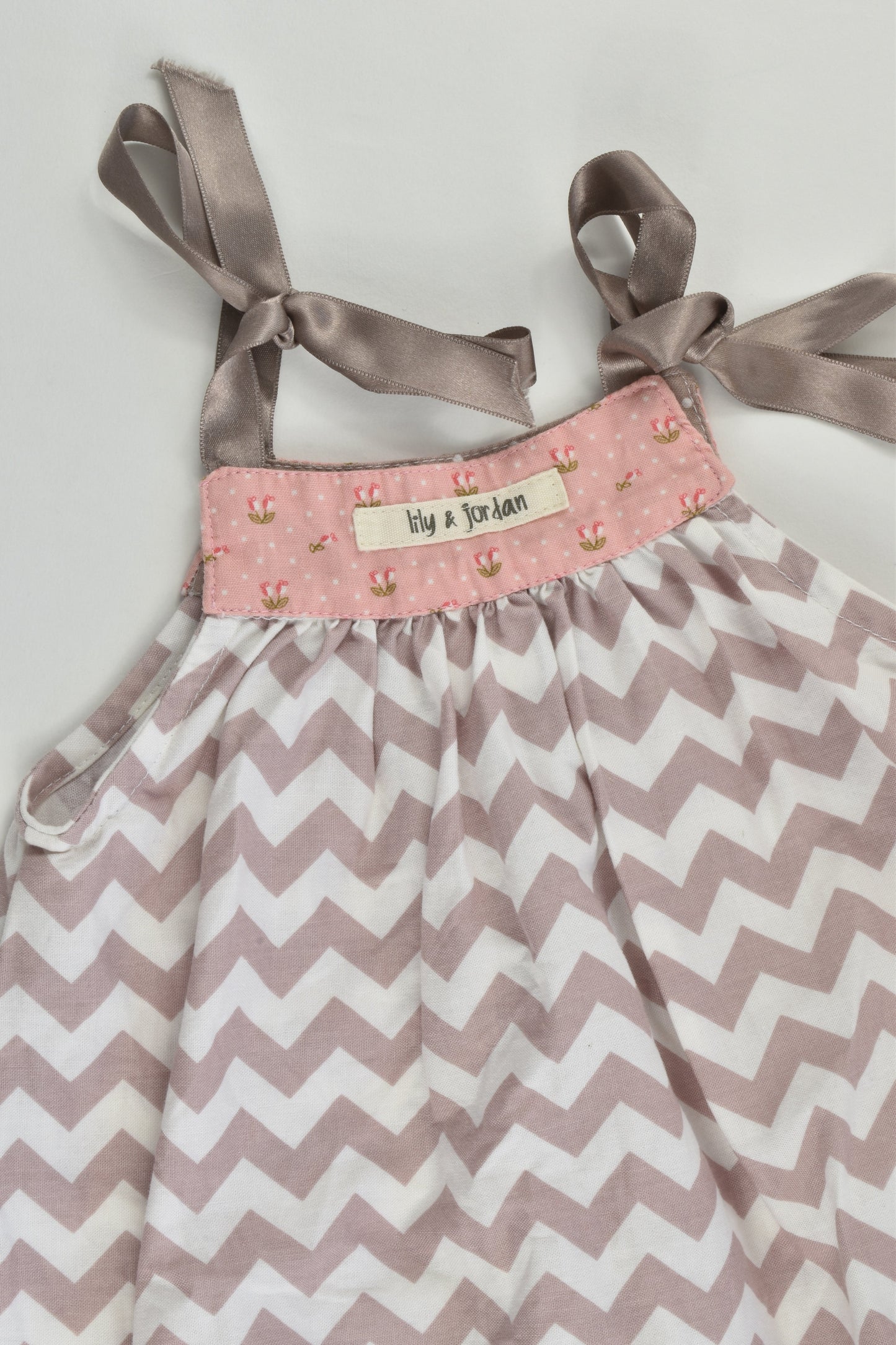 Lily & Jordan Size 1 Dress