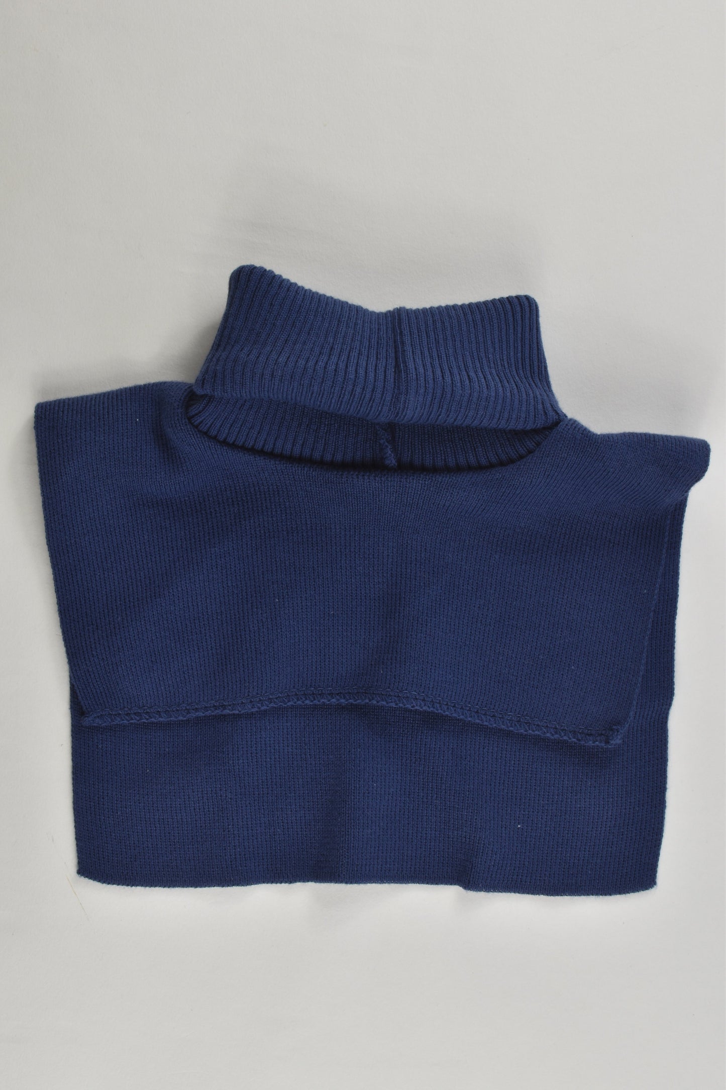 Nevertex (Finland) Size approx 1-3 Neck Warmer