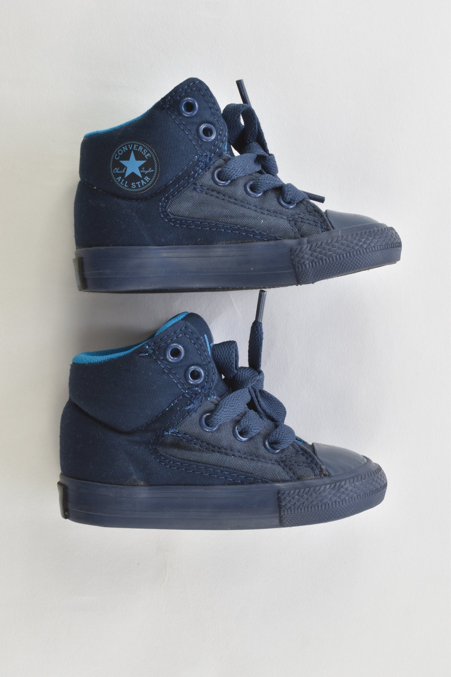 NEW Converse All Star Size 5 Shoes