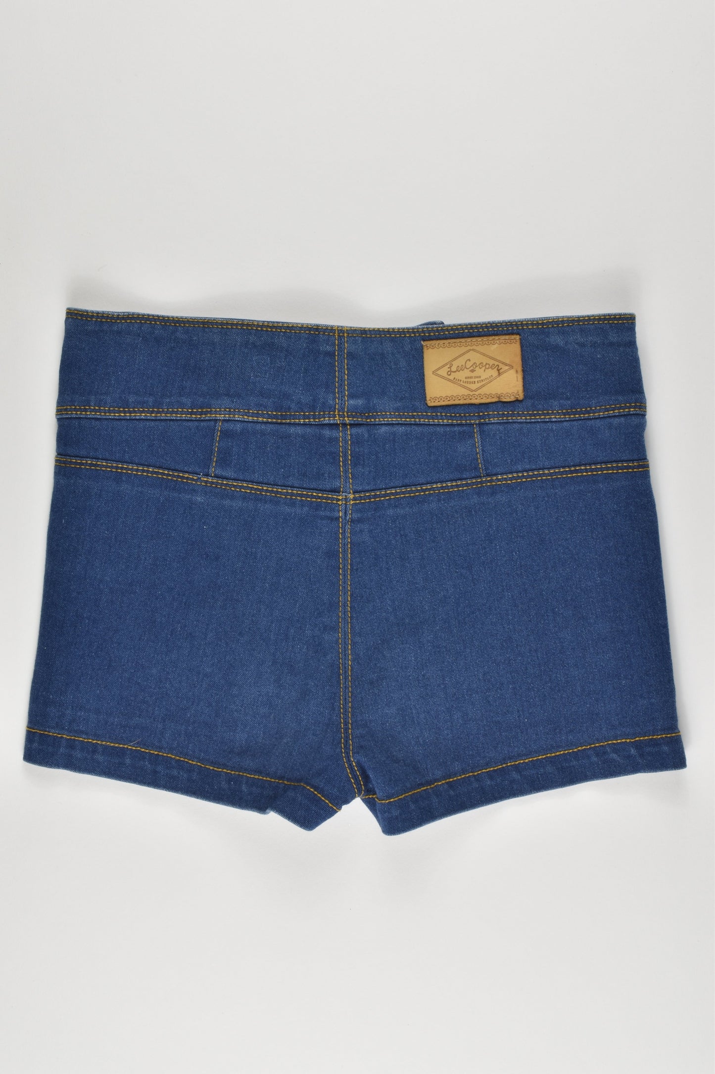 NEW Lee Cooper Size 8 Stretchy Denim Shorts