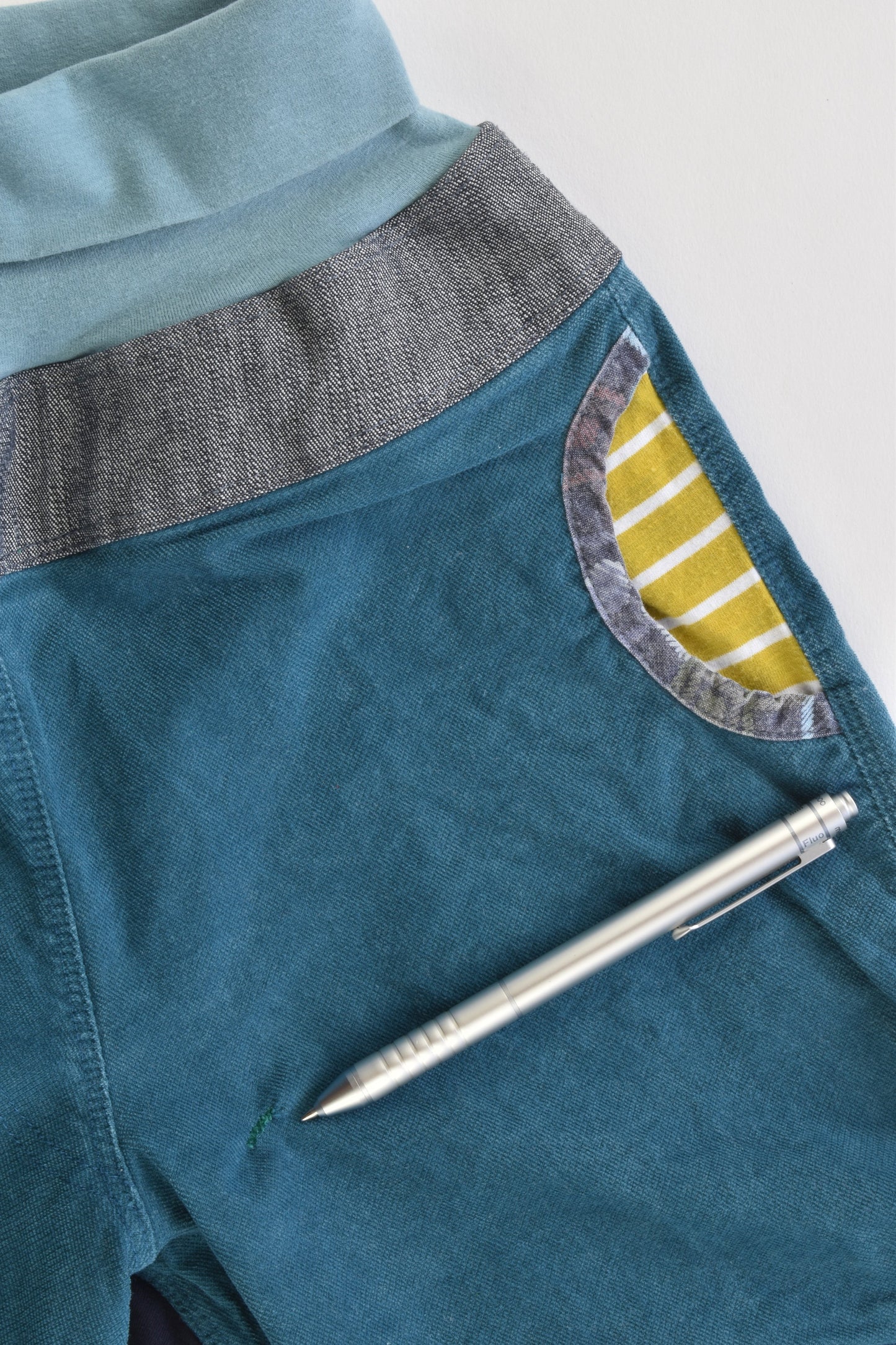 Oishi-m (Australia) Size 6-7 Stretchy Baggy Pants