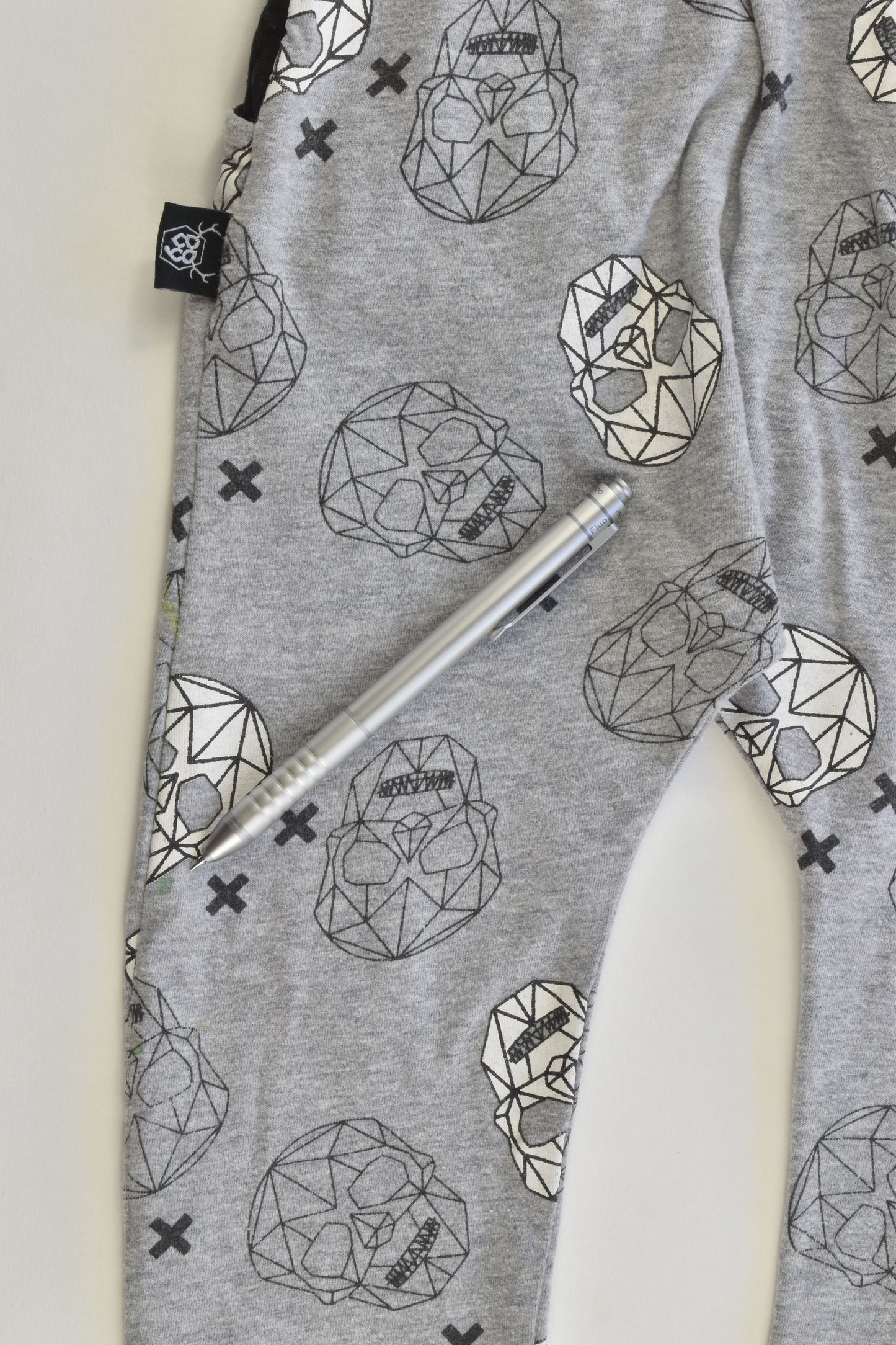 Oovy (Australia) Size 4 Skulls Baggy Pants