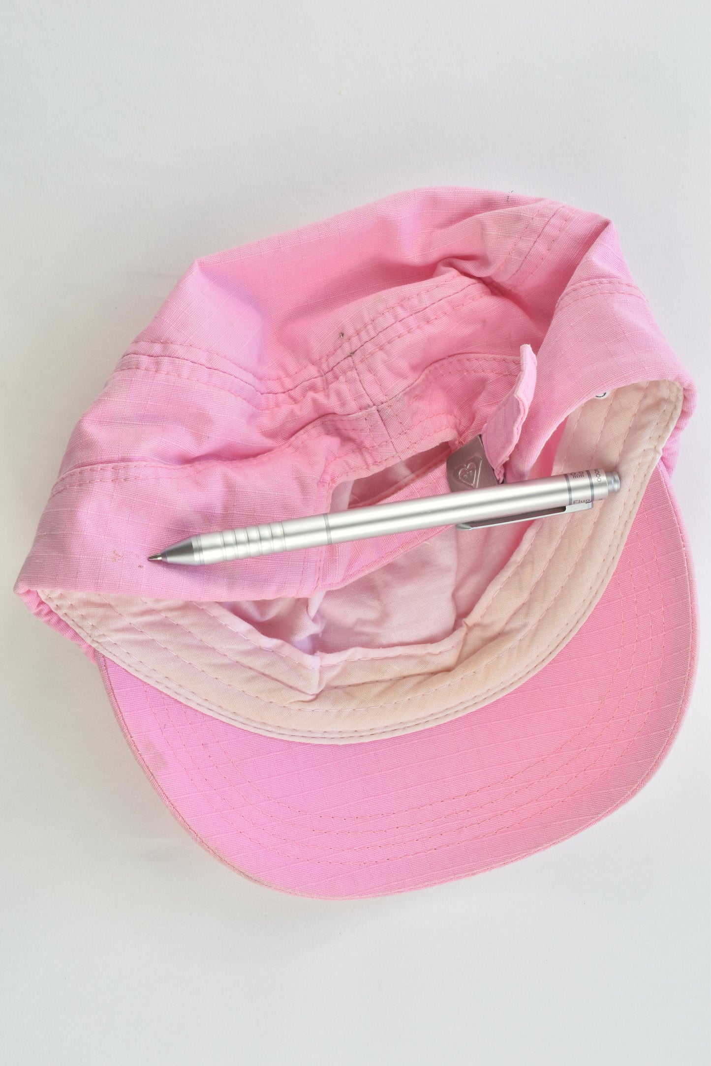 Roxy Size approx 3-8 years Cap