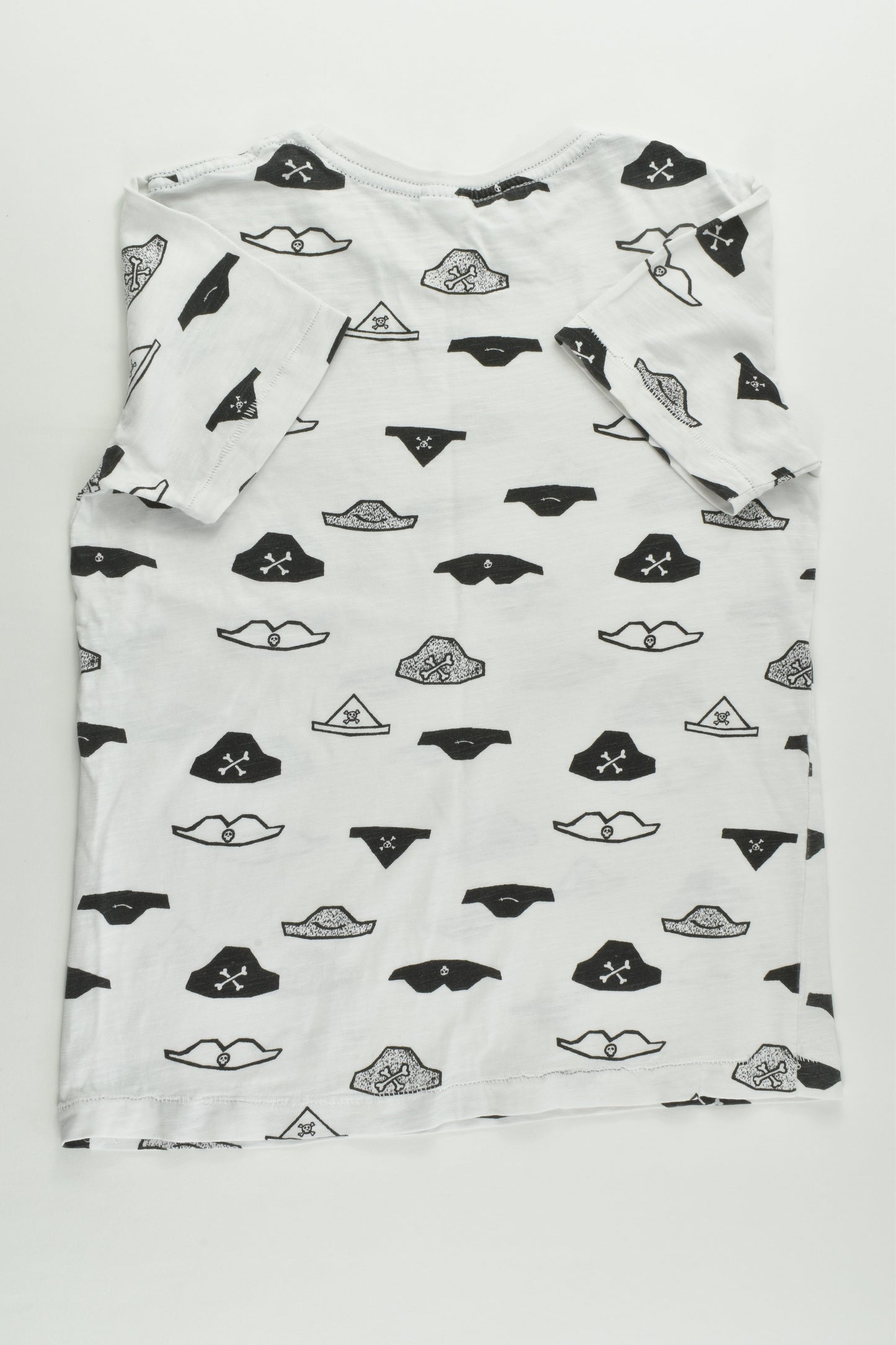 Target Size 6 Pirate Hats T-shirt