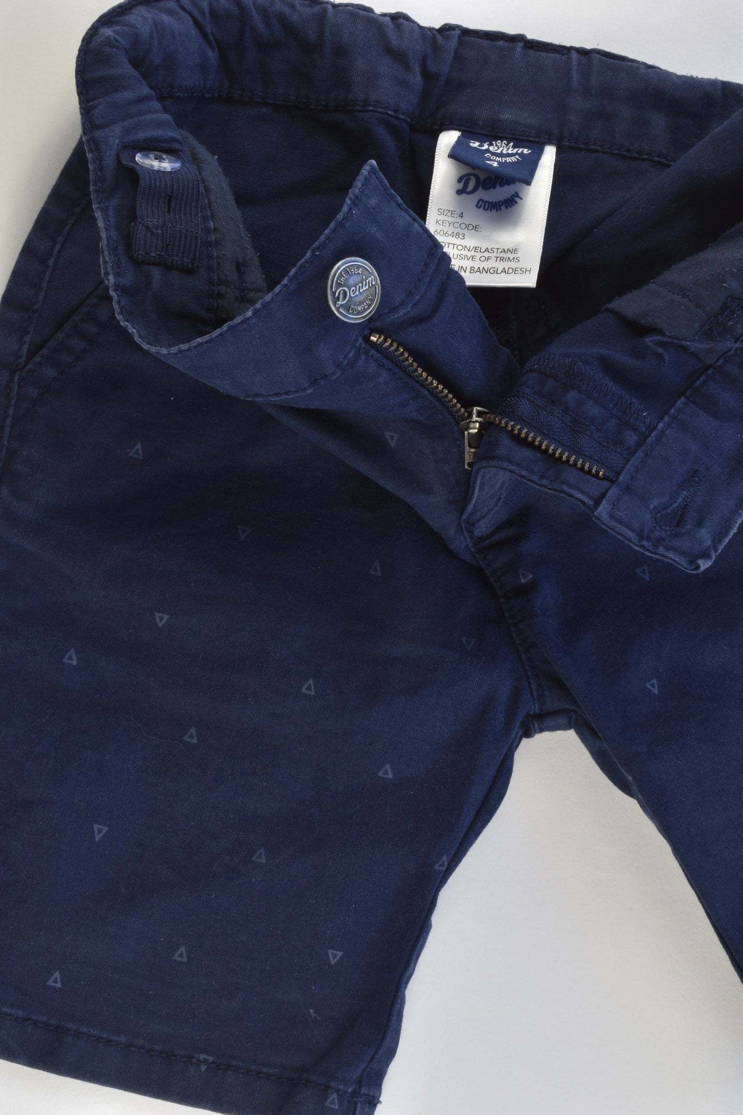 The 1964 Denim Company Size 4 Stretchy Lightweight Shorts