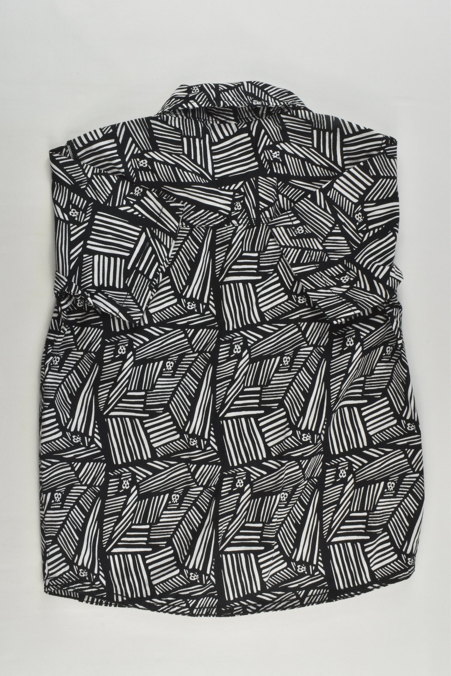 Tilt Size 4 Skulls Shirt