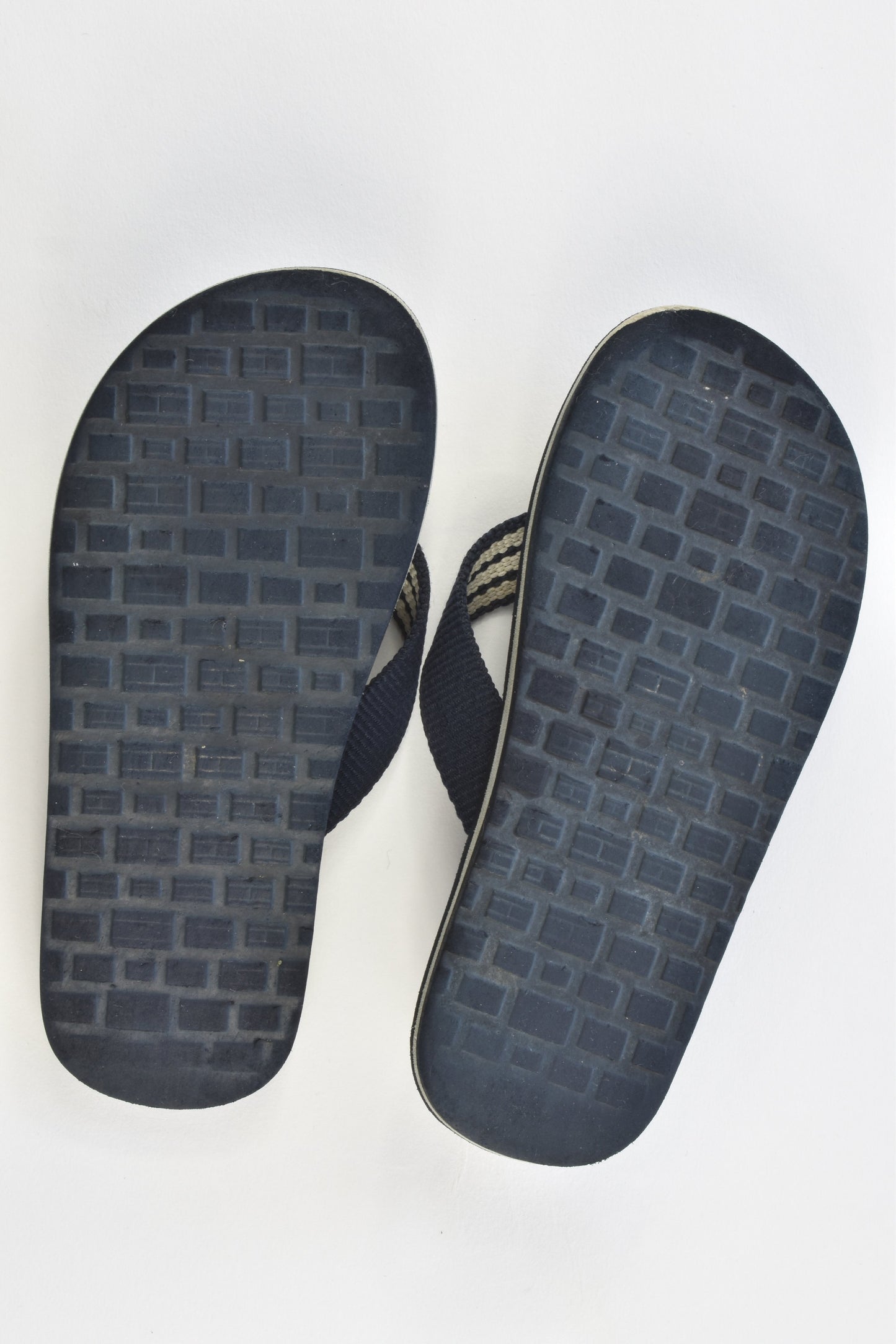 Tommy Hilfiger Size 10 Thongs