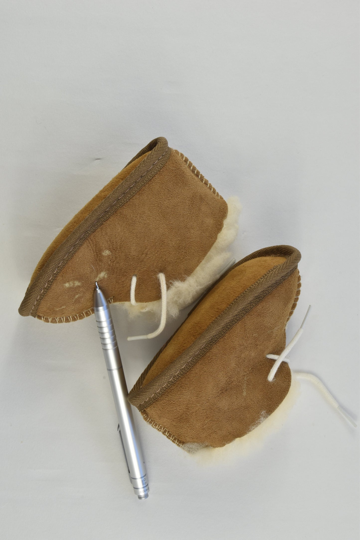 UGG Australia Size approx 0-6 months Sheepskin Booties
