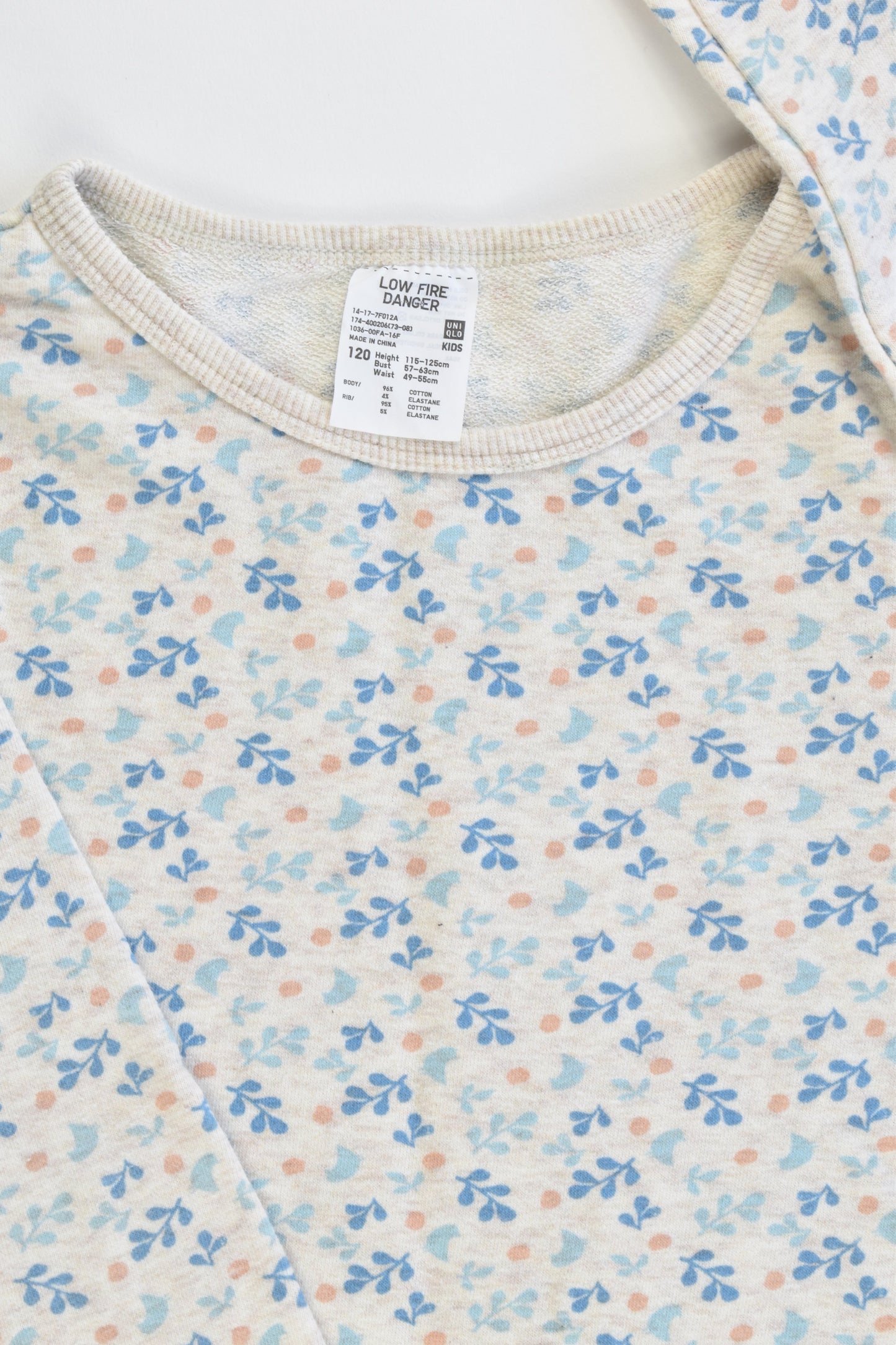 Uniqlo Kids Size 120 cm (6-7) Sweater