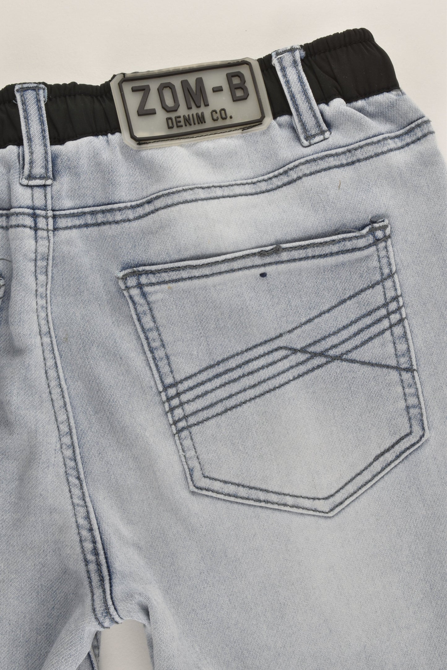 Zom-B Denim Co Size 10 Stretchy Denim Shorts
