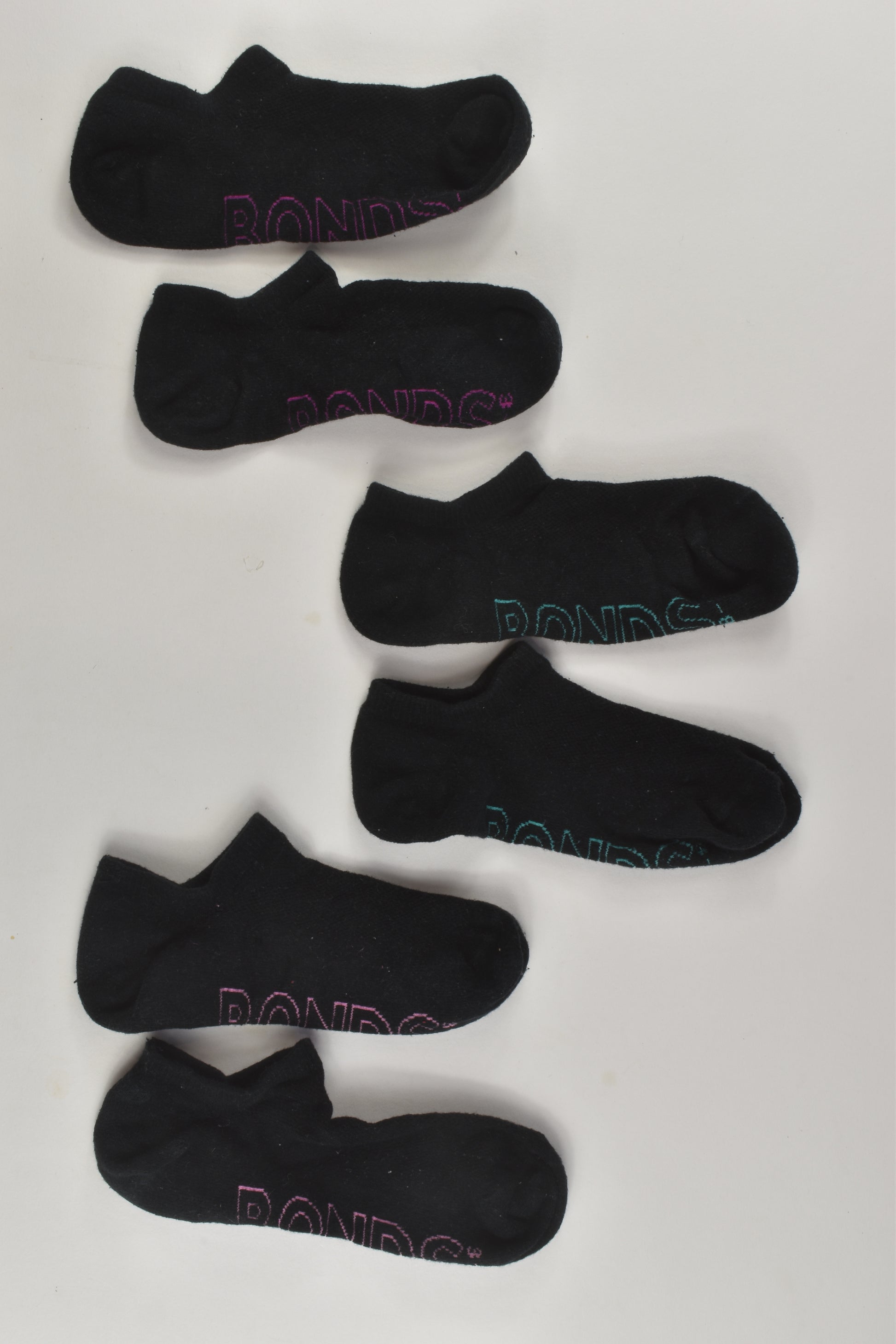 Bonds Size 3-8 Low Ankle Socks