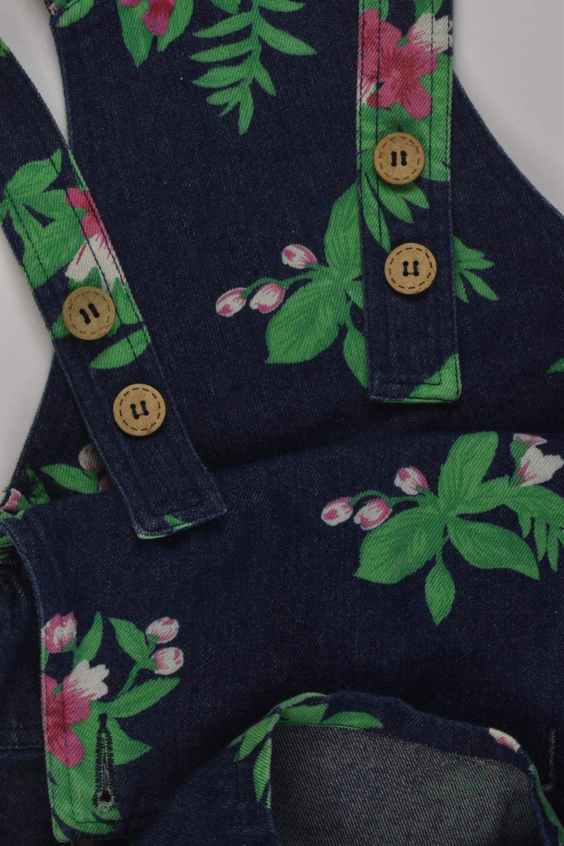 Brand Unknown Size 10-12 Short Overalls