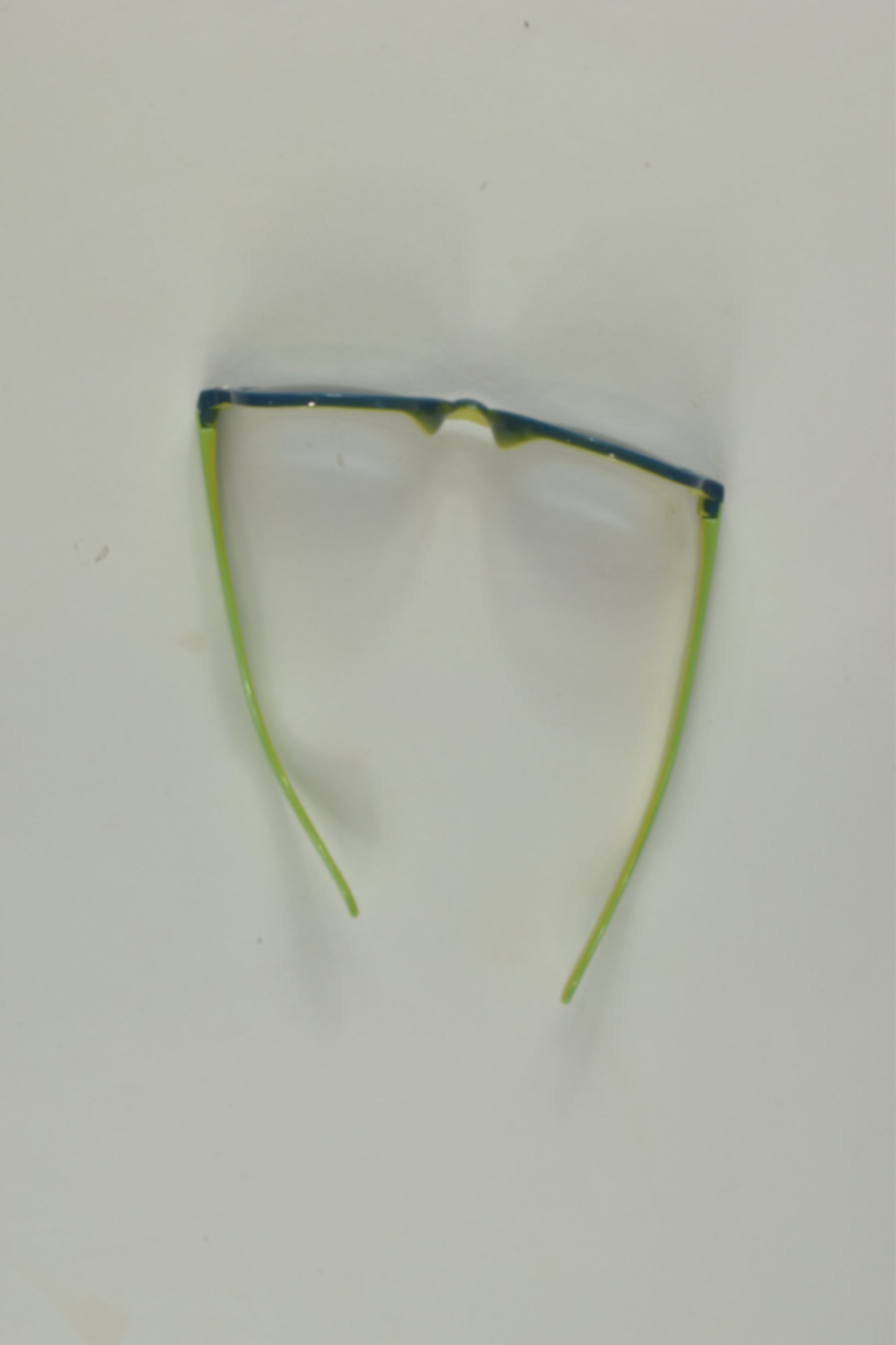 Brand Unknown Size approx 2-6 Sunnies