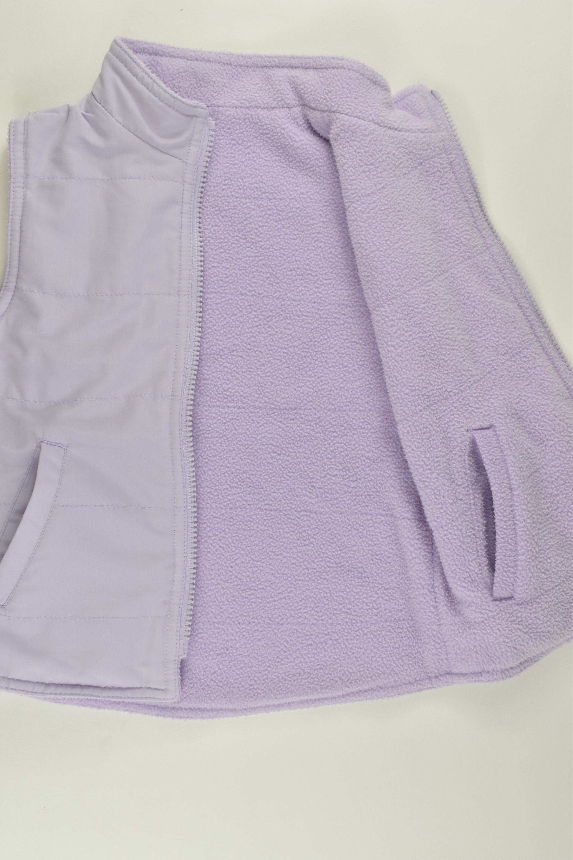 Brand Unknown Size approx 4-5 Reversible Vest