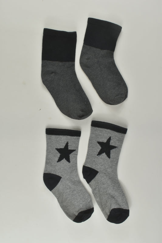 Brand Unknown Size approx 6-8 years Socks