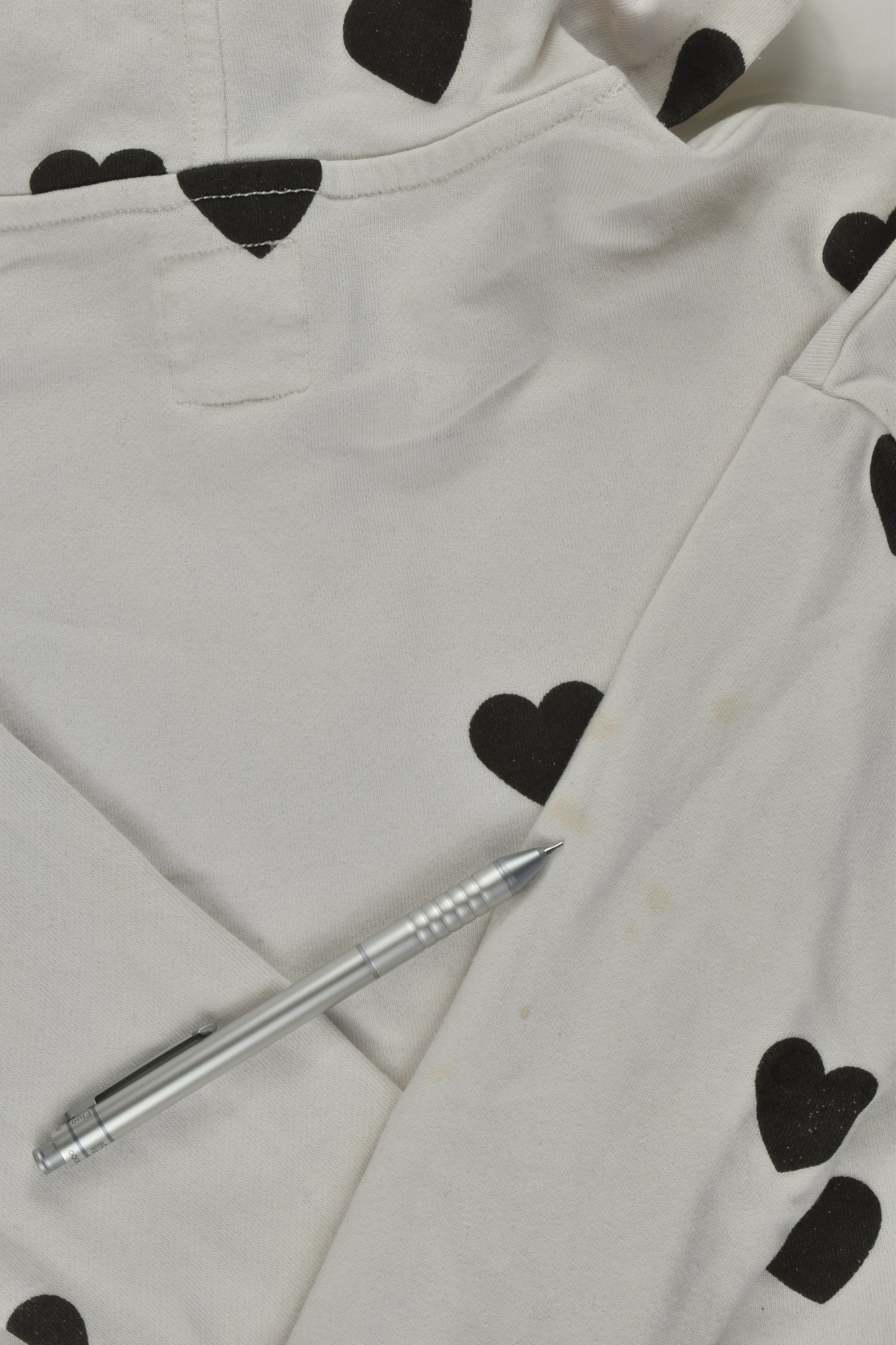 Country Road Size 7 Love Heart Jumprt