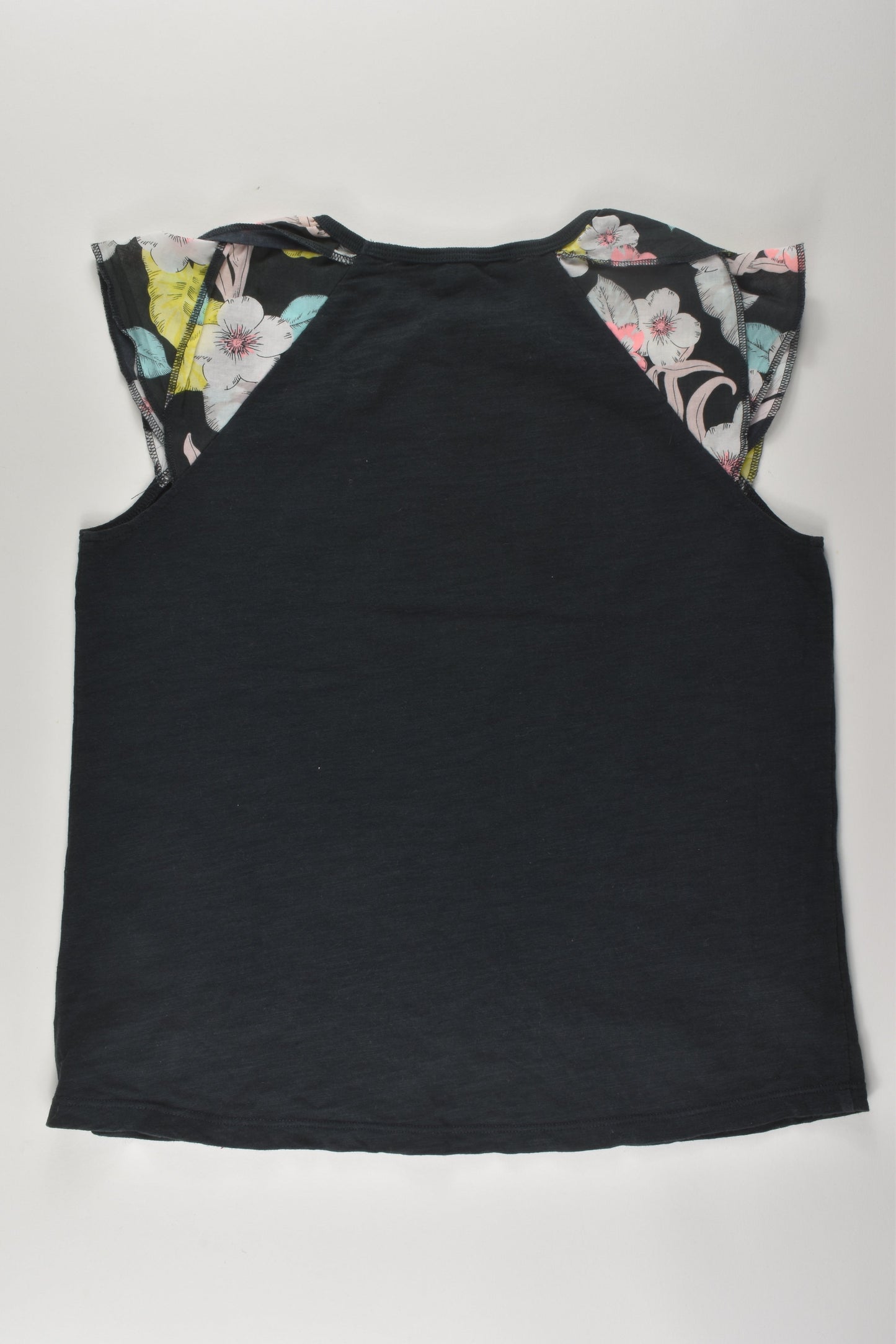 Country Road Size 8 T-shirt