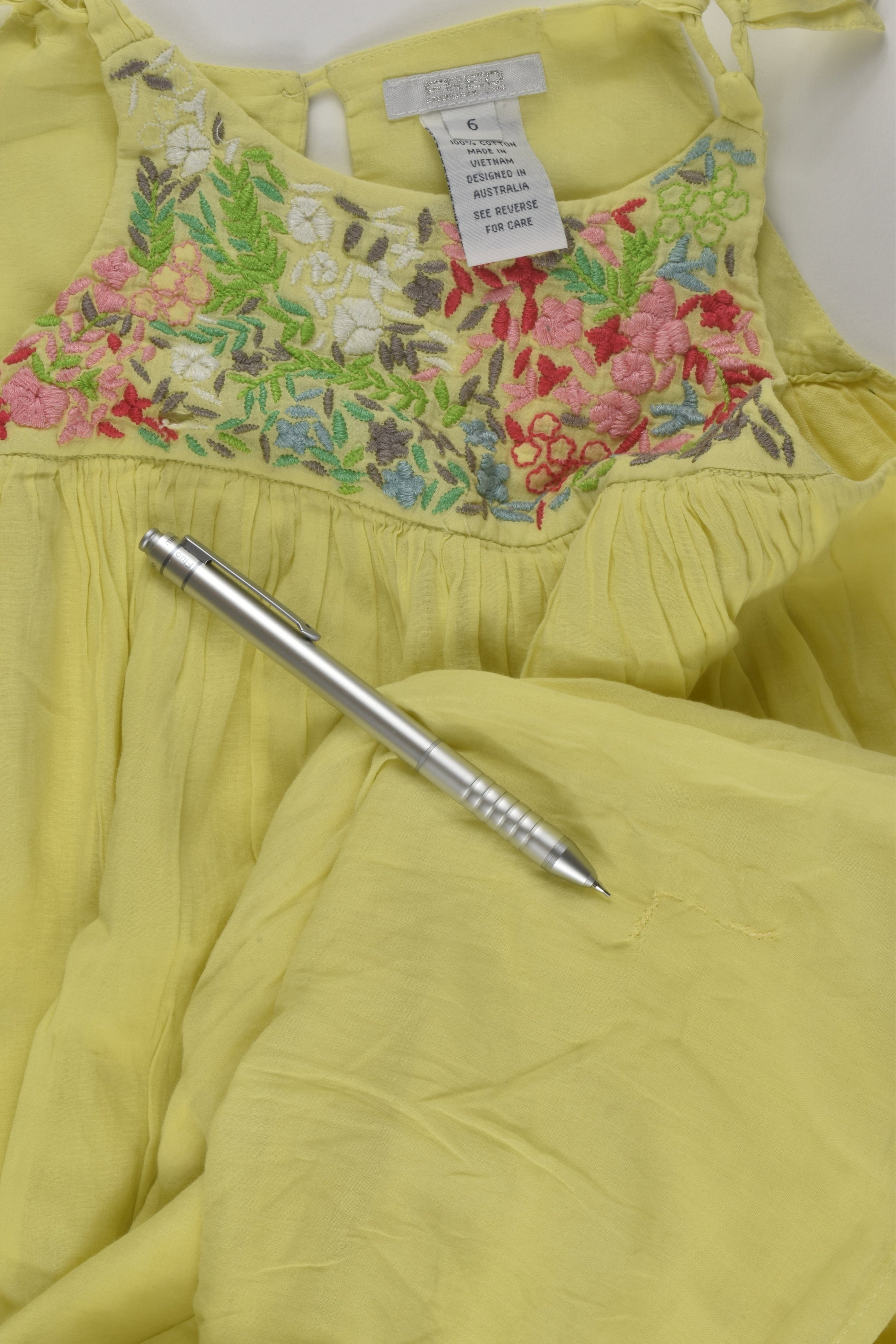 Fred Bare Size 6 Lined Embroidery Dress