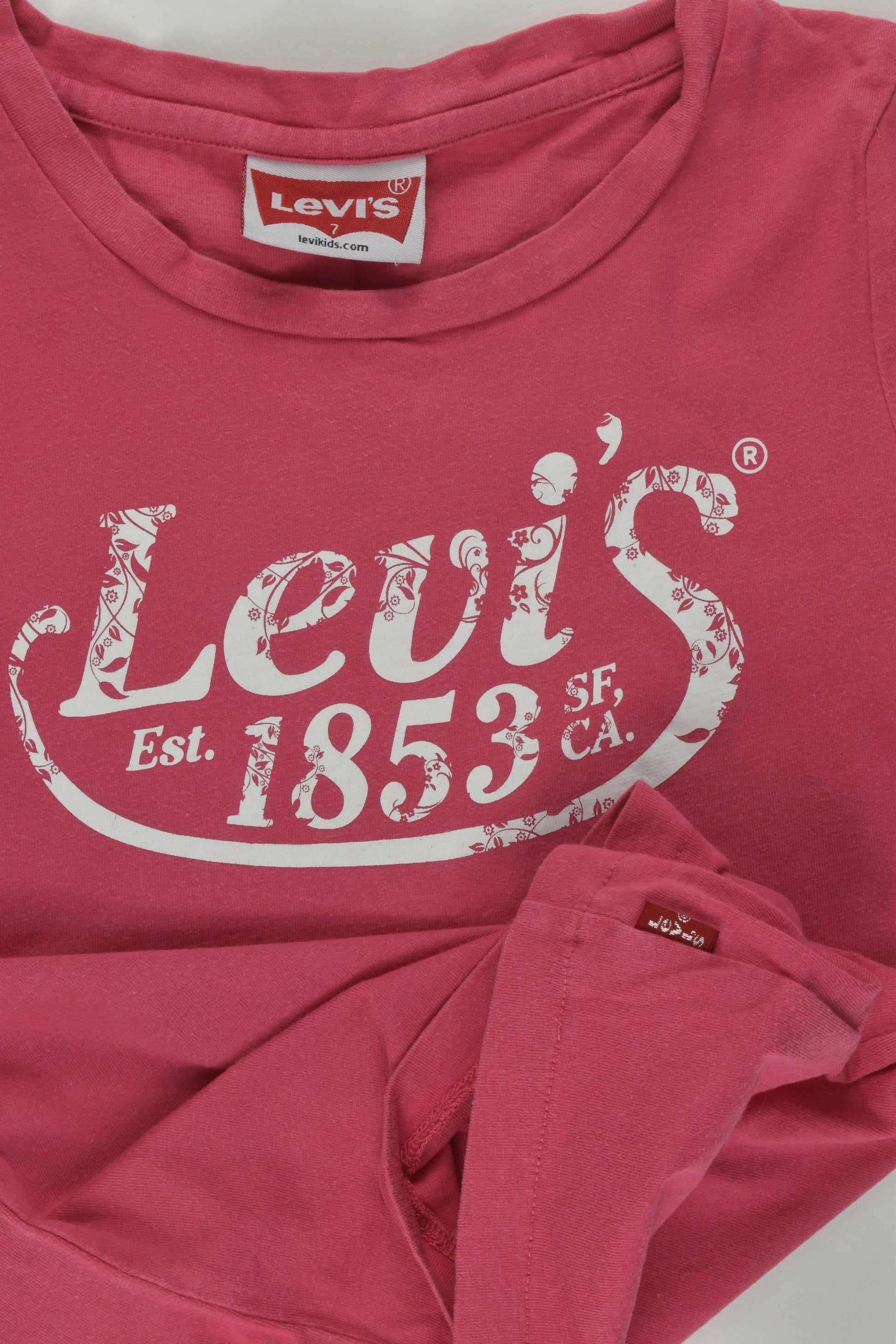 Levi's Size 7 T-shirt